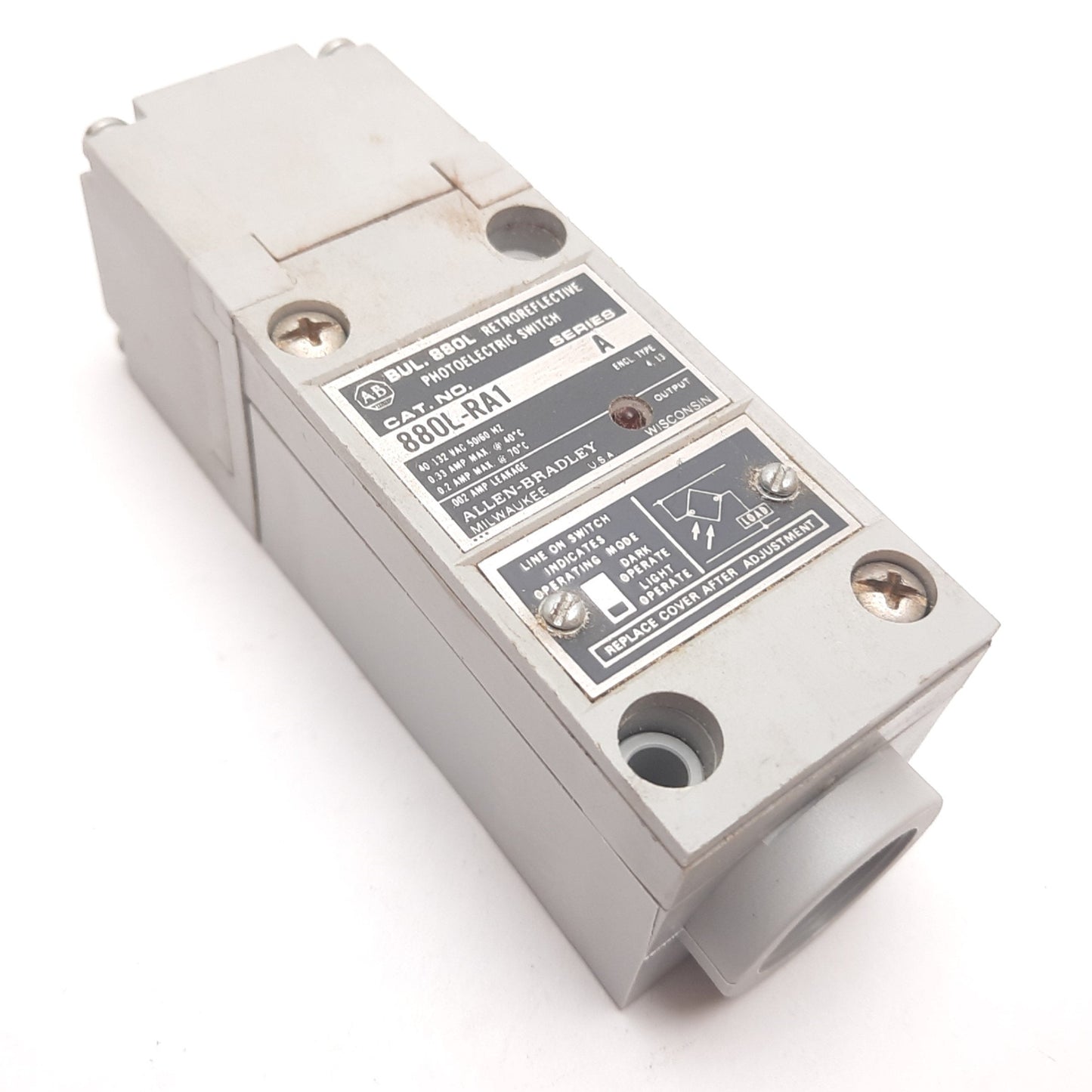 Used Allen Bradley 880L-RA1 Retroreflective Photoelectric Sensor 40-132VAC 0.33A/0.2A