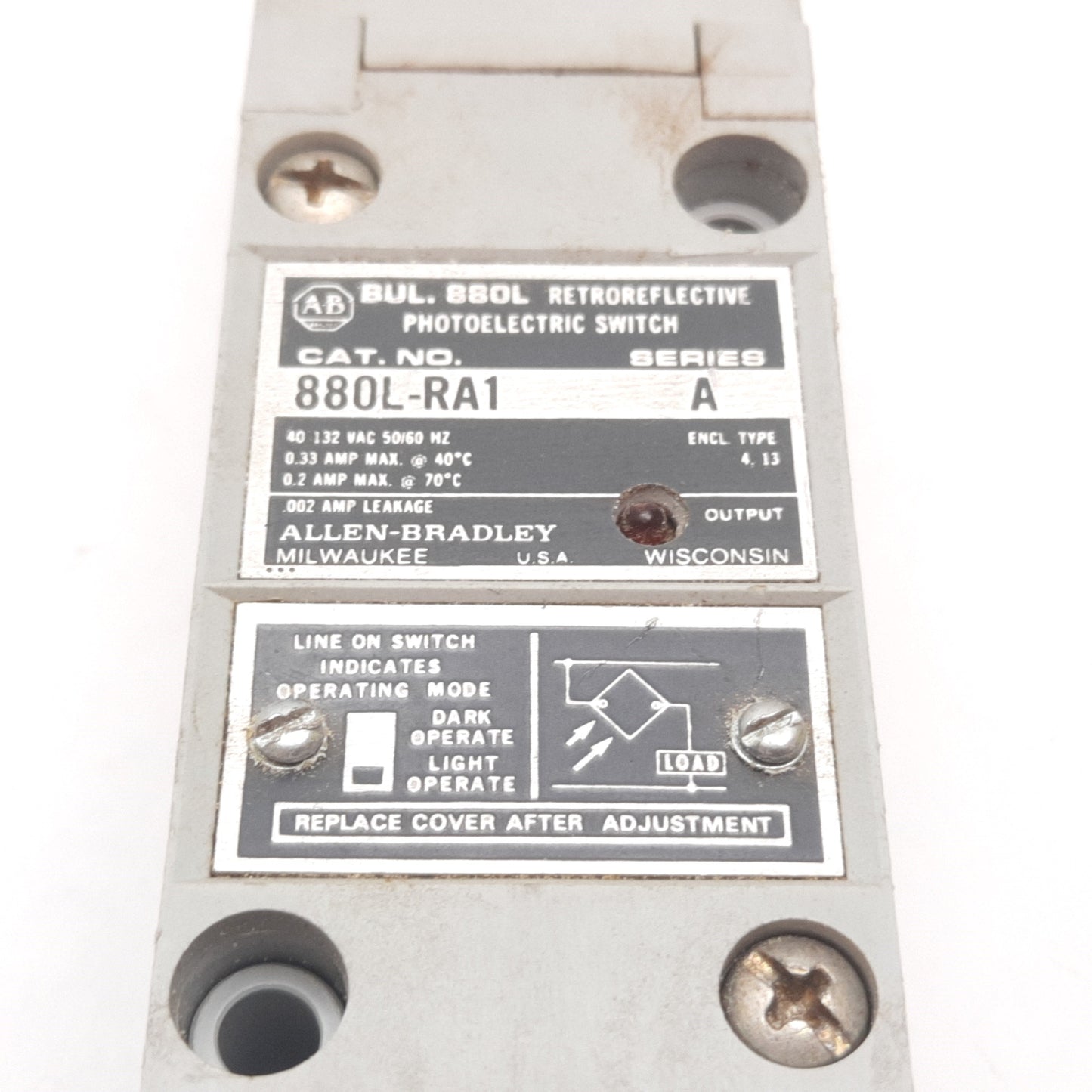 Used Allen Bradley 880L-RA1 Retroreflective Photoelectric Sensor 40-132VAC 0.33A/0.2A