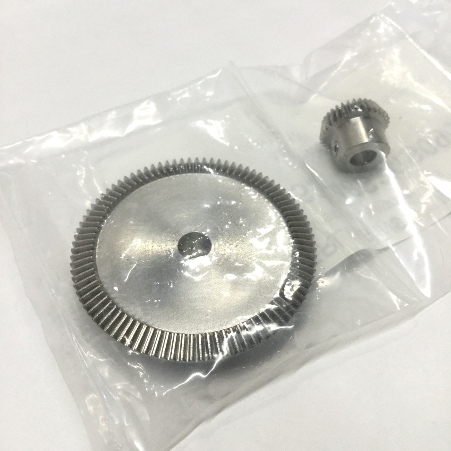 New SDP S1346Z-48S30S090 Miter Pinion & Bevel Gear 48 Pitch, 1:3 Ratio, 1/4" Bore