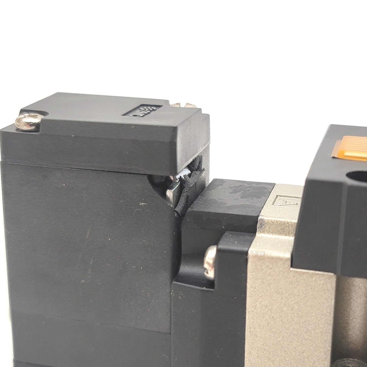 Used SMC NVFS3200-4FZB 5-Port Pilot Operated Solenoid Valve 220VAC 50/60Hz 15-150psi