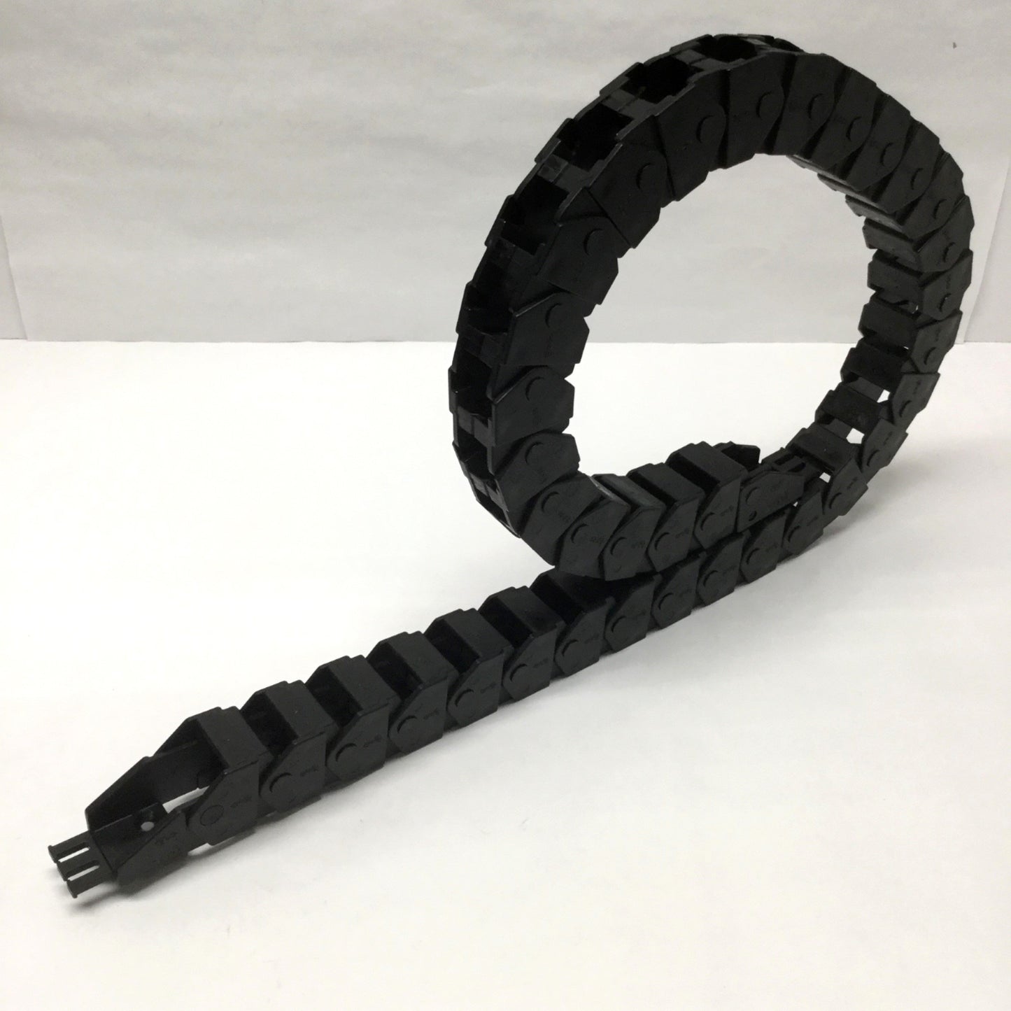 Used IGUS E16.2.100 Energy Easy E-Chain Cable Carrier 23mm Inner Width, 1100mm Long