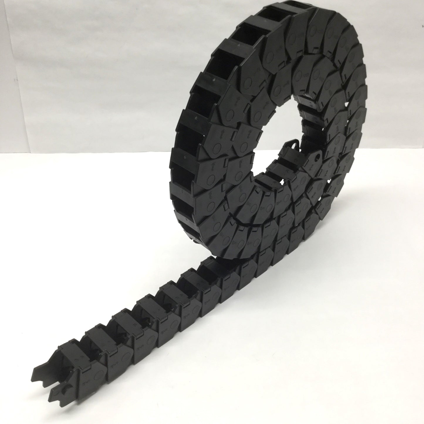 Used Igus B17i.2.075 Energy E-Chain Cable Carrier Snap-Open 25mm W x 32mm H, 1650mm L