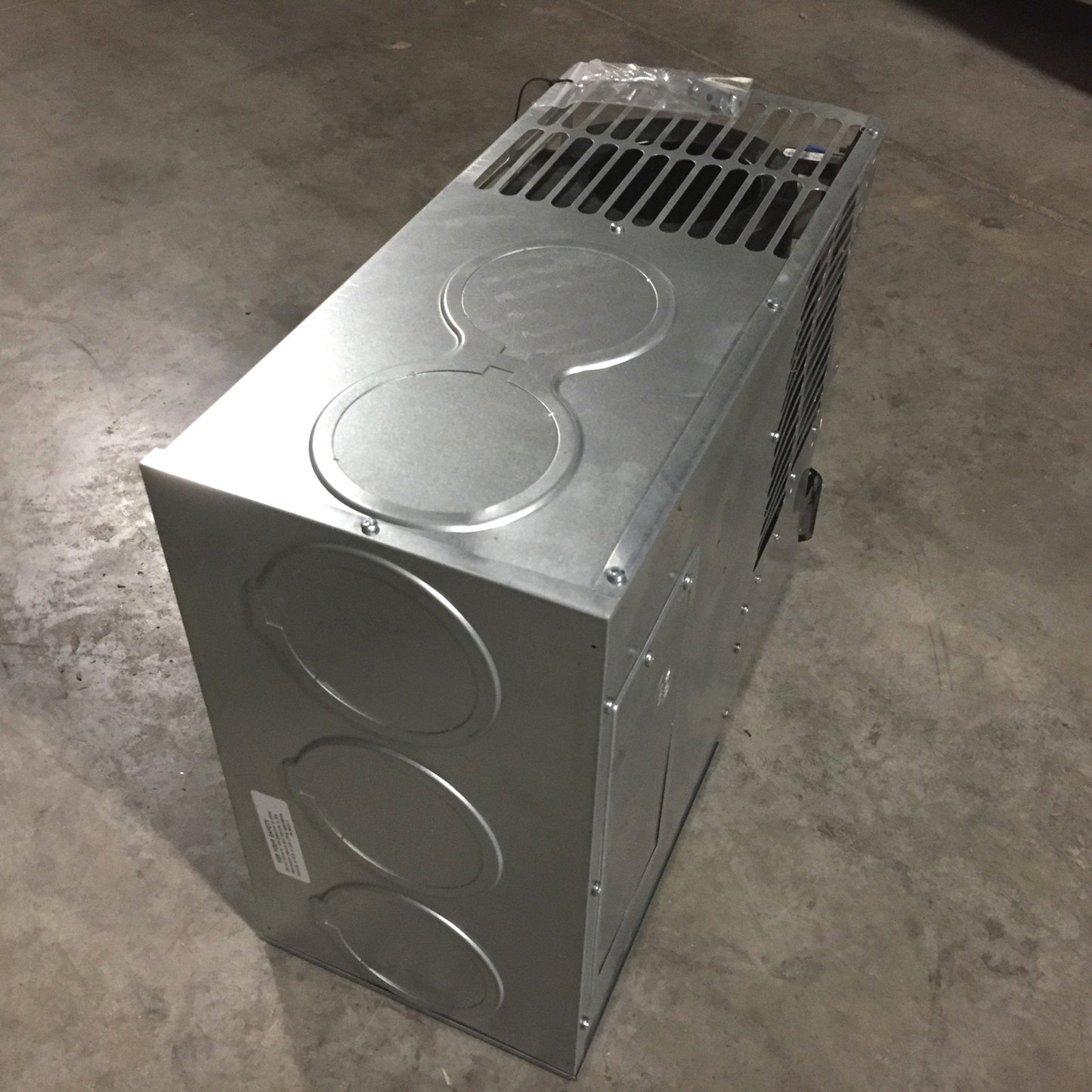 New other (see details) Dometic DFLA 40211 Large RV Furnace 35610SU, 35K-40K BTU, LP/Natural Gas, 120VAC