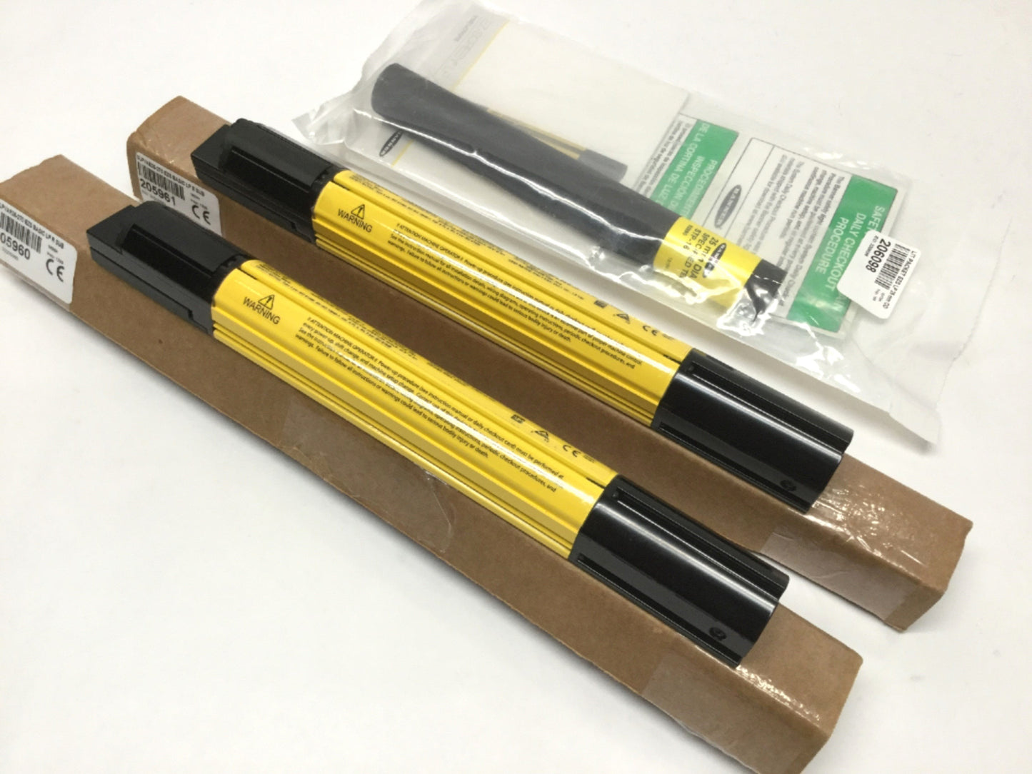 New Banner SLPVAP25-270 EZ-Screen Safety Light Curtain Emitter & Receiver, 25mm Res