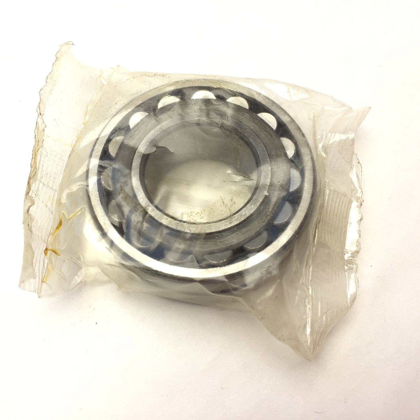 New – Open box SNR 22206 EA 833 J30 Spherical Roller Bearing, Double Row ID: 30, OD:62, W: 20mm
