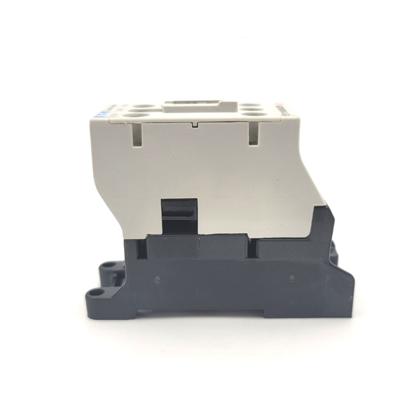 New – Open box Eaton E111A09X3N Non-Reversing Motor Contactor 3-Pole, 24VDC, 575VAC, 4kW, 9A