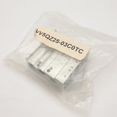 New SMC VV5QZ25-03C0TC 3-Station Base Mount 5-Port Manifold, Rc1/4