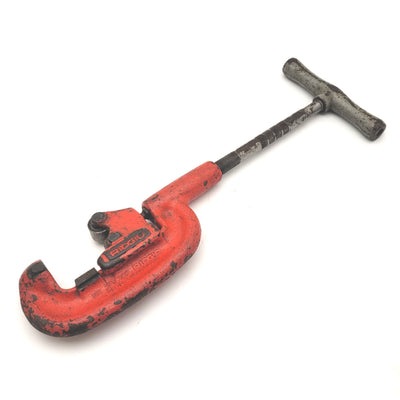 Used Ridgid No 2A/202 Heavy-Duty Screw-Feed Pipe Cutter, Capacity: 1/8"-2" *No Wheel*