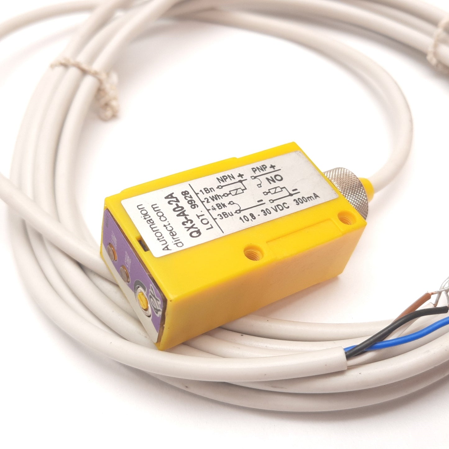 Used Automation Direct QX3-A0-2A Photoelectric Sensor, 300mm, 10.8-30VDC, PNP NPN
