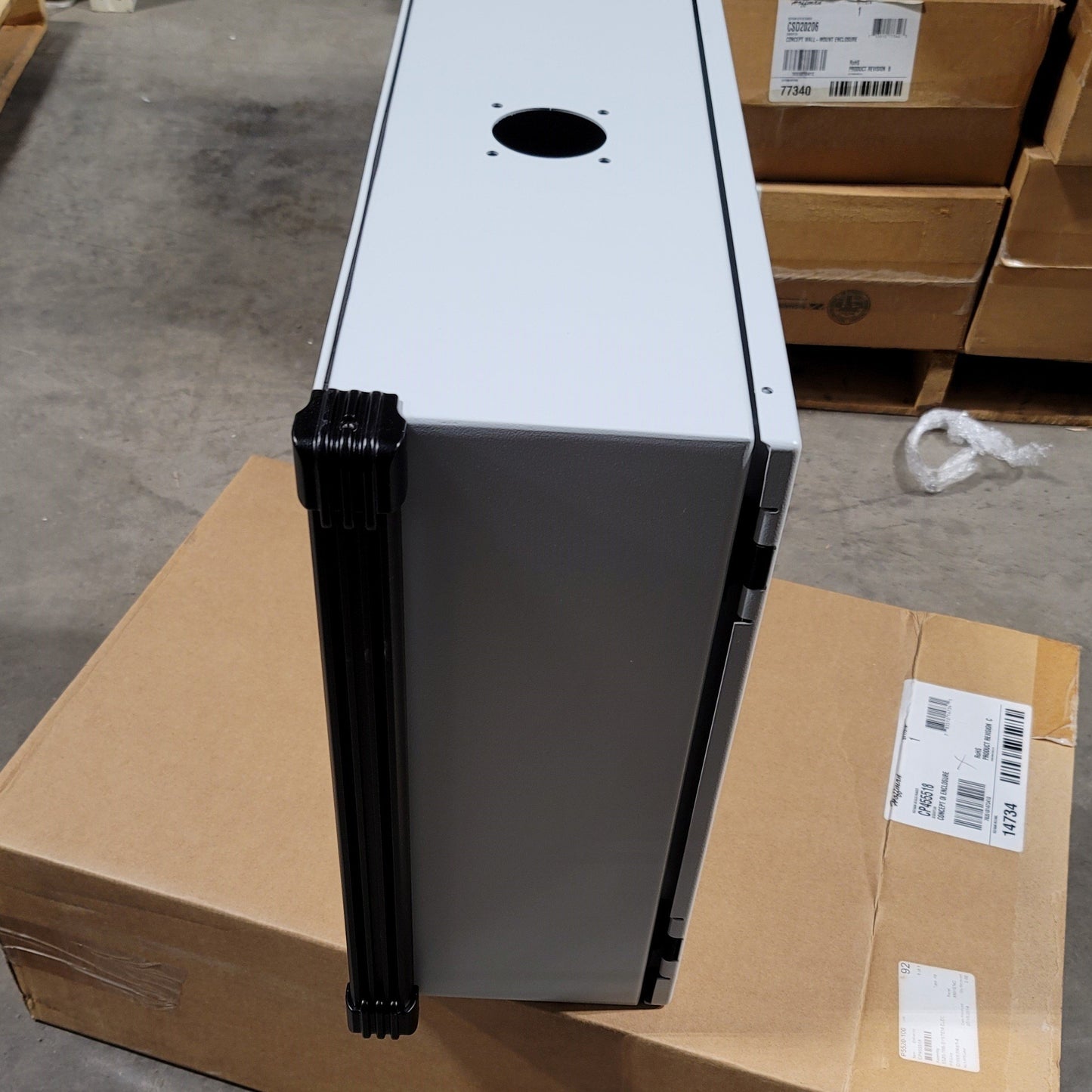 New Hoffman CP455518 Concept HMI Enclosure With Black Handles 450x550x180mm, Gray