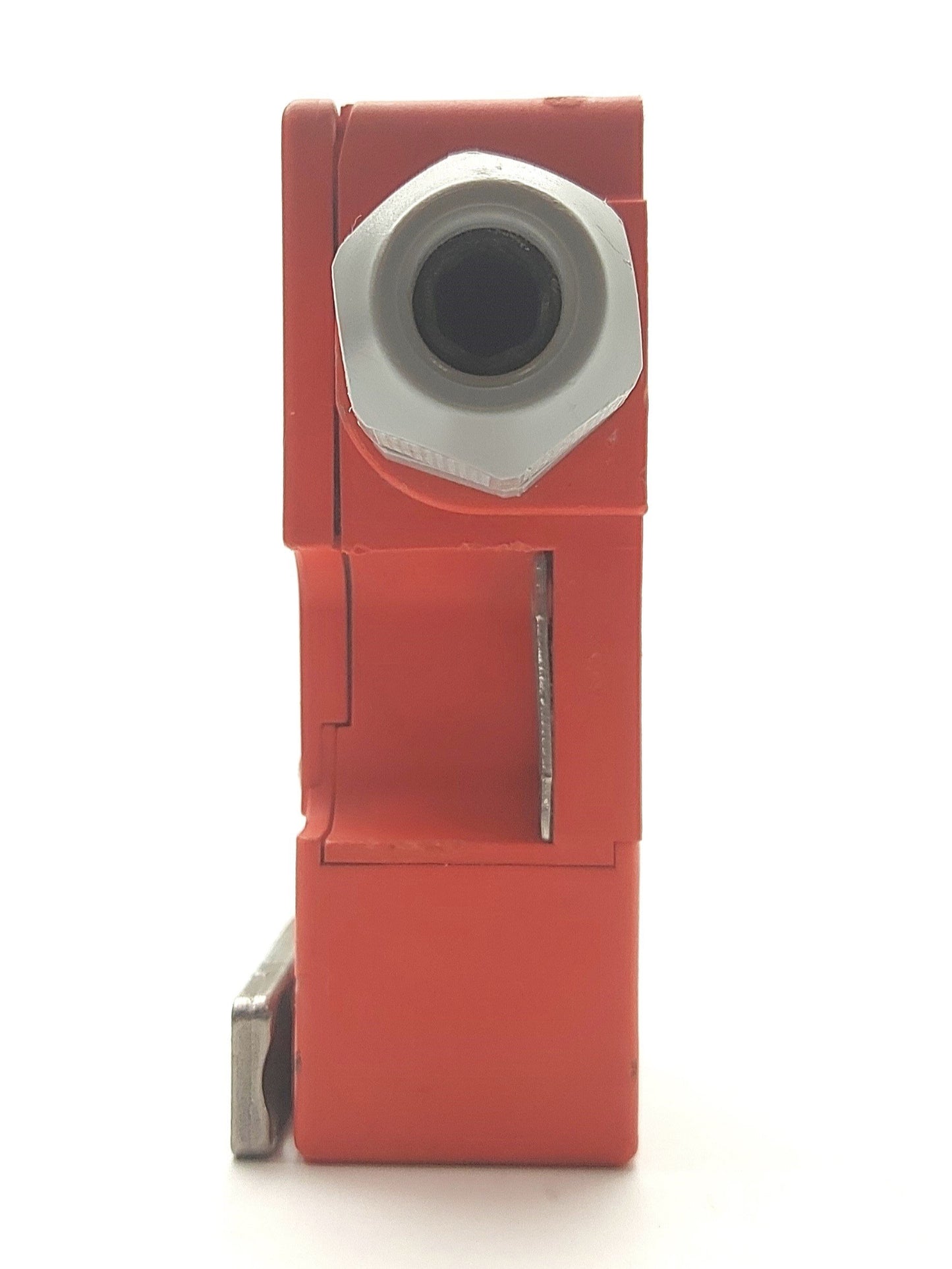 Used Allen Bradley 440K-T11089 Guardmaster Trojan 5 Safety Switch, 2NC 1NO Aux, w/Key