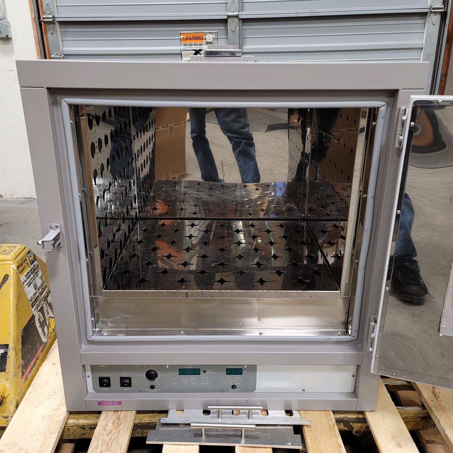 Used Shel Lab 1370GX General Purpose Gravity/Natural Convection Oven 5CFT, 40-250°C