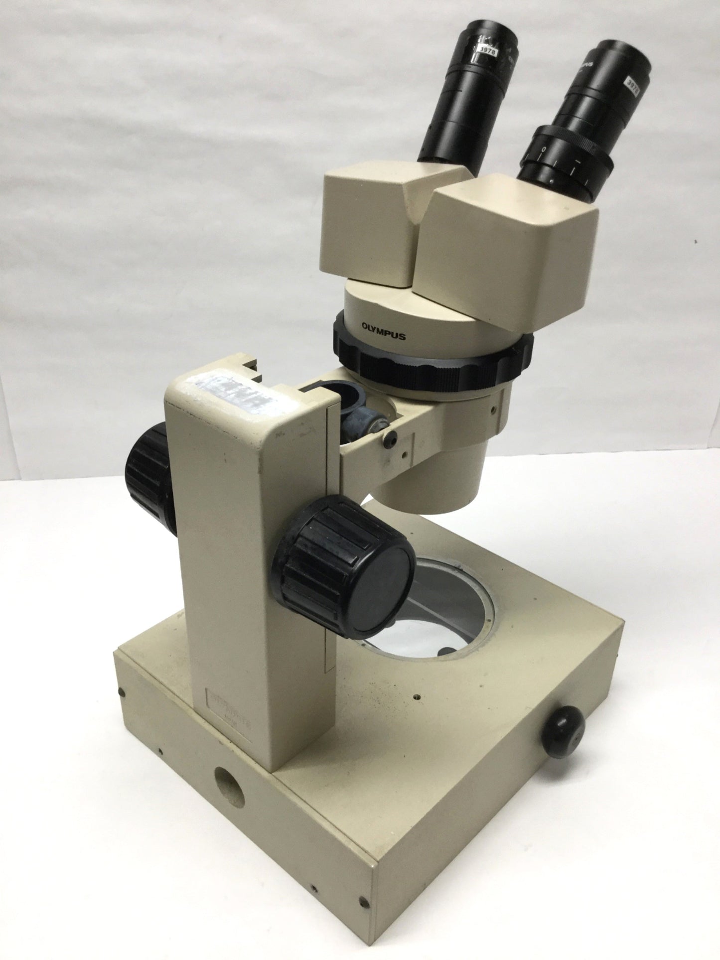 Used Olympus VMT-4F Stereoscopic Microscope 1x, 4x Objective w/ GWH10X 23 Eyepieces