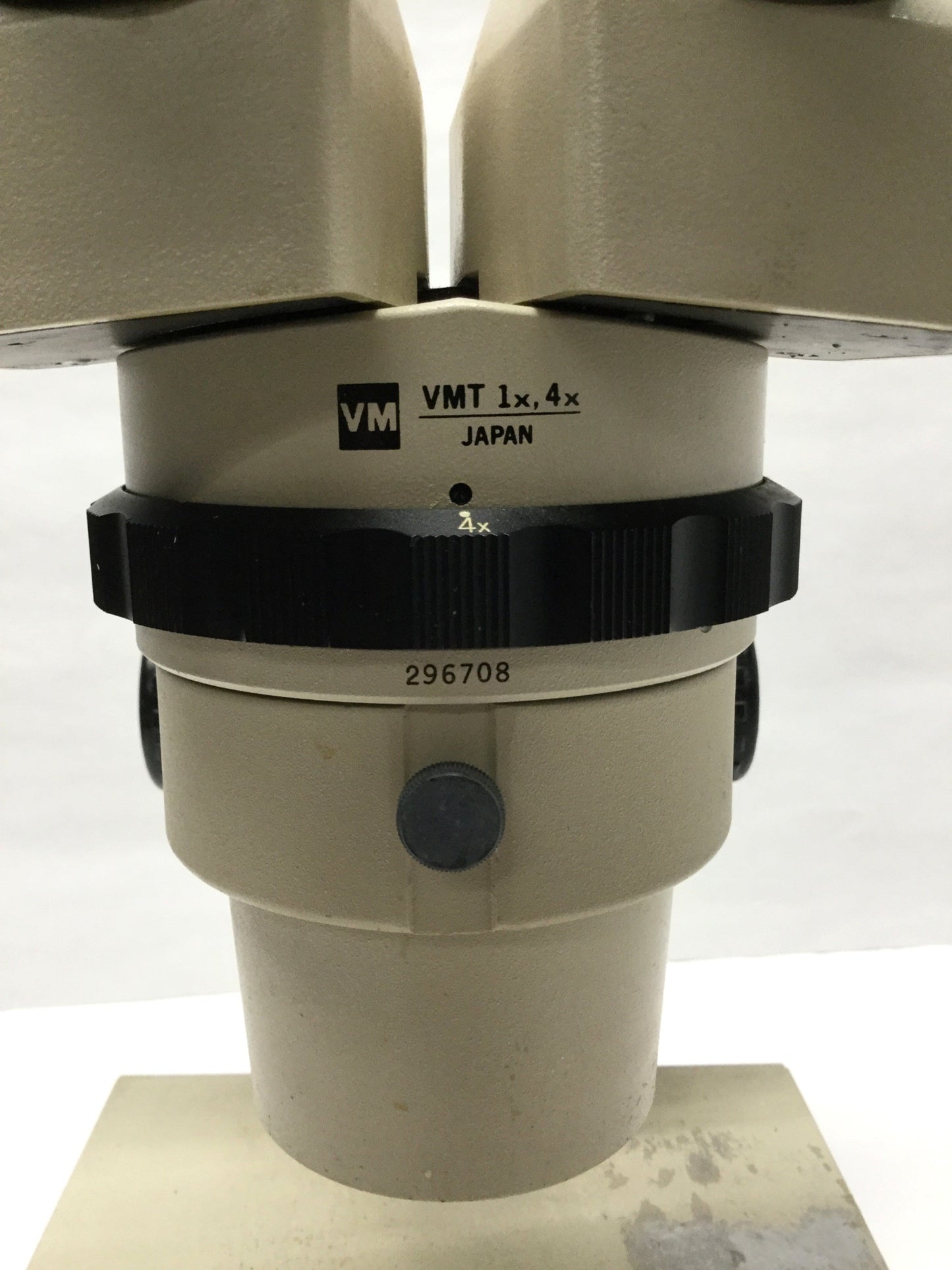 Used Olympus VMT-4F Stereoscopic Microscope 1x, 4x Objective w/ GWH10X 23 Eyepieces