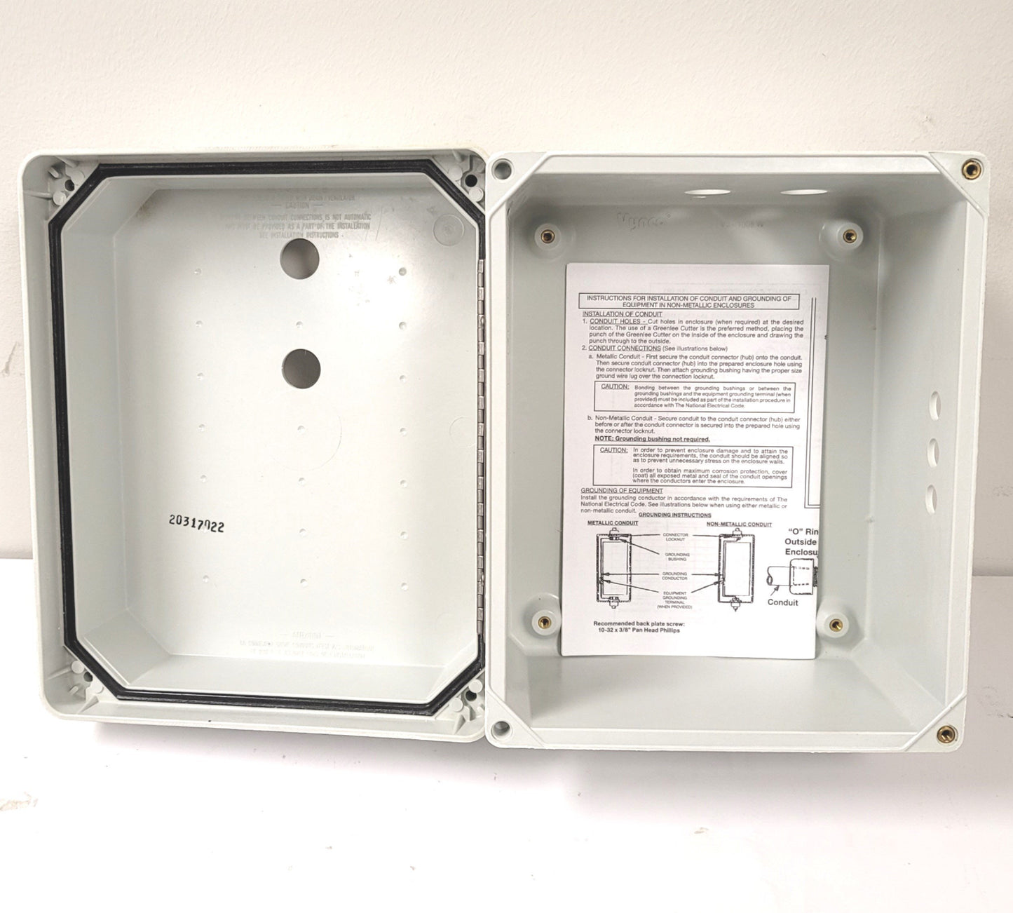 Used Vynckier RVJ1008HW Fiberglass Industrial Control Panel Enclosure 12" x 10" x 7"