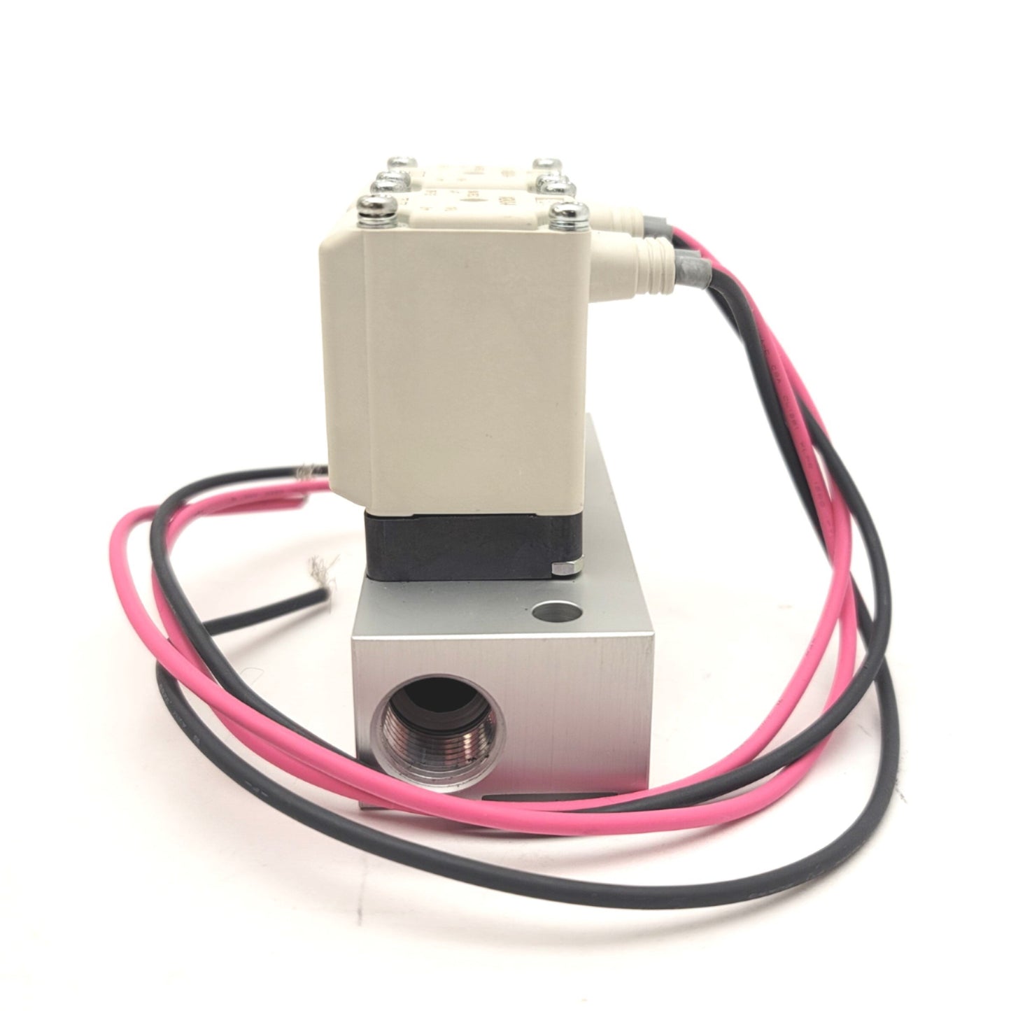 New – Open box Bank Of 2 SMC VX2A0AA Solenoid Valves On SMC VVX210A02B Manifold, 24VDC, 1MPa