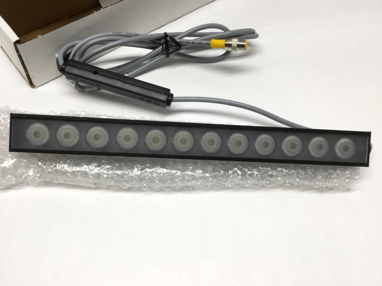 New – Open box Datalogic 95A906388 Machine Vision LED Bar Light Linear Strobe Array, White, 12"