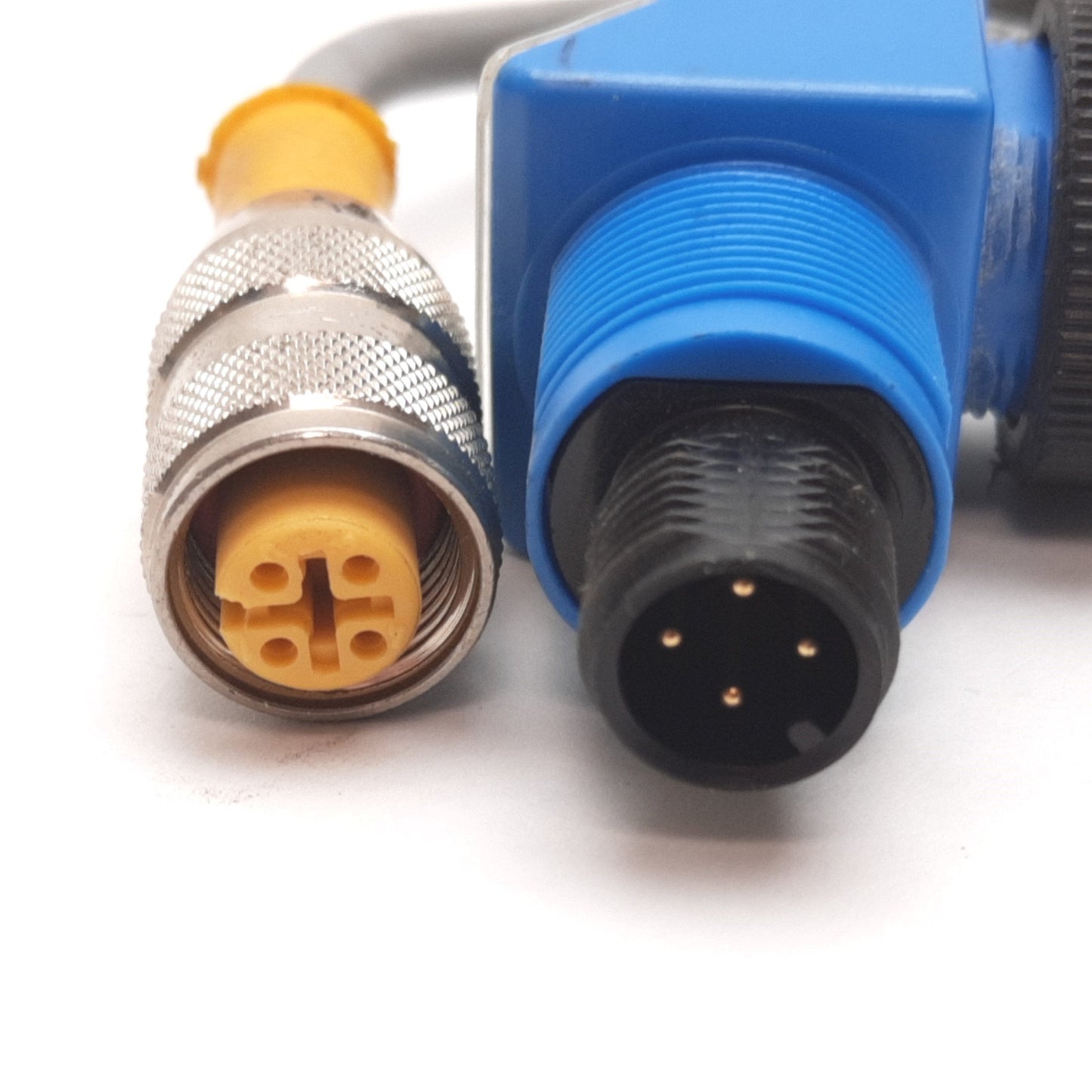 Used Sick EL1-F124 Photoelectric Sensor, 4m, 10-30VDC, PNP Output, 4-Pin M12