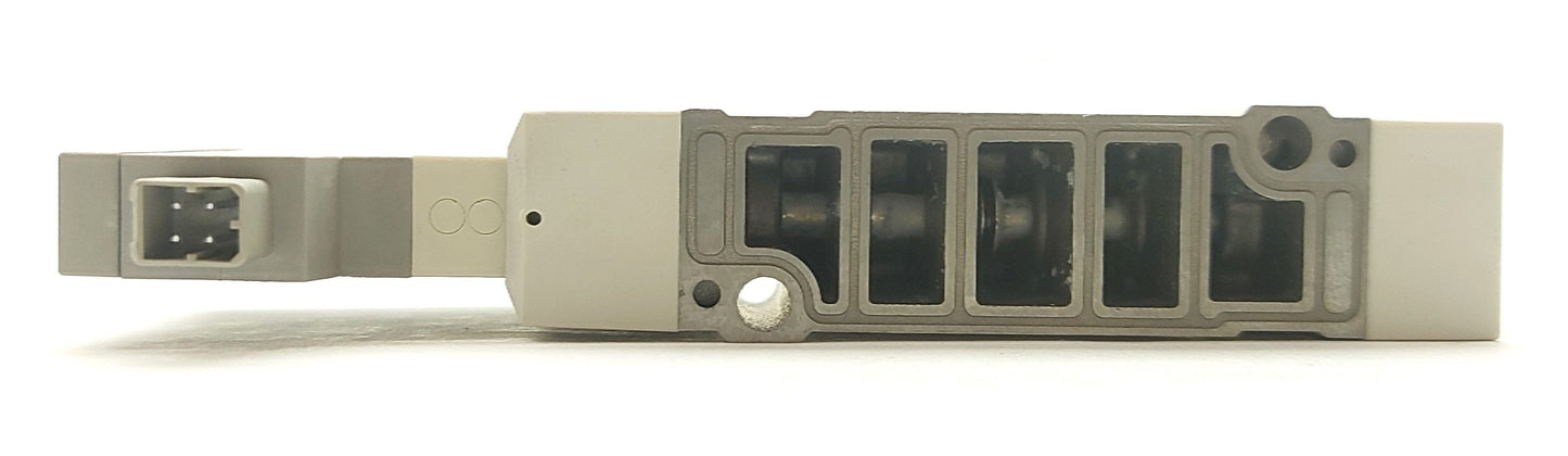 Used SMC SV3200-5FU Solenoid Valve, 5-Port, 2-Position, 4-Way, 24VDC, 0.1-0.7MPa