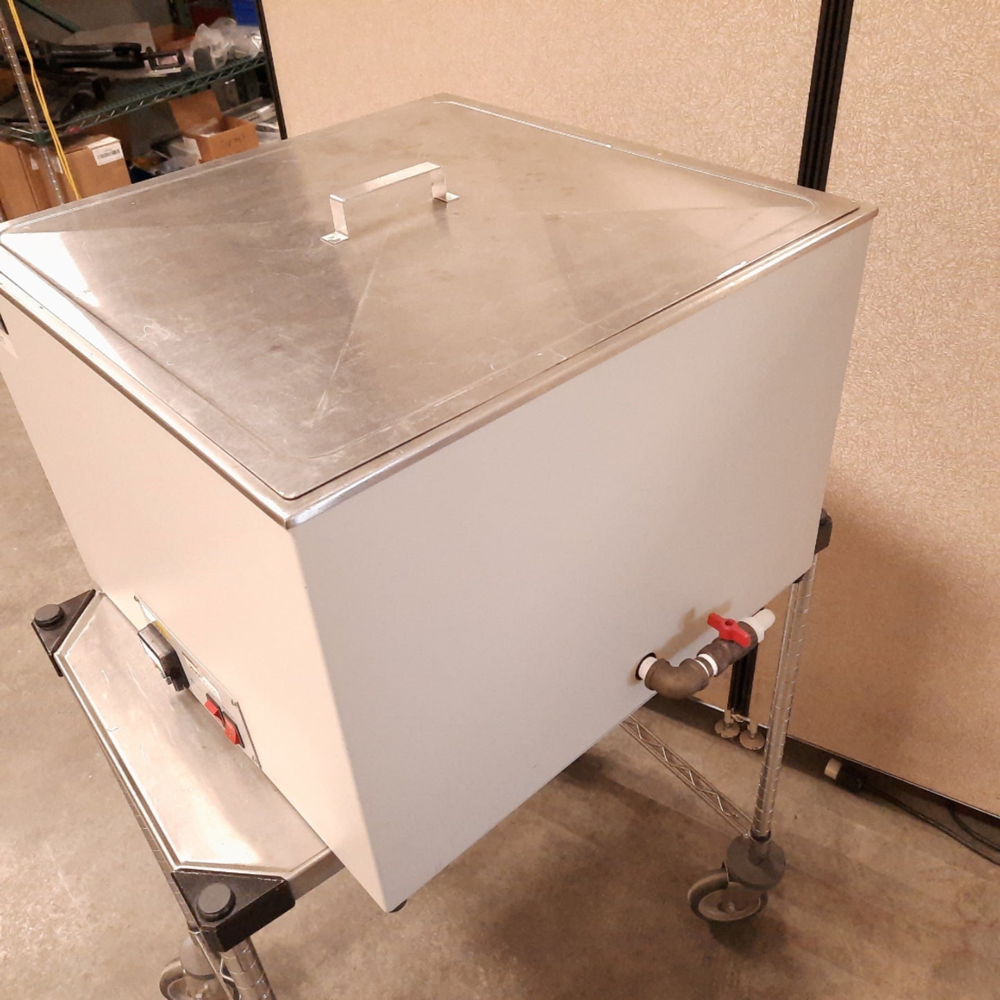 Used Humboldt H-1394 Large Water Bath, Size: 20" x 20" x 10", Volume: 14 Gallons