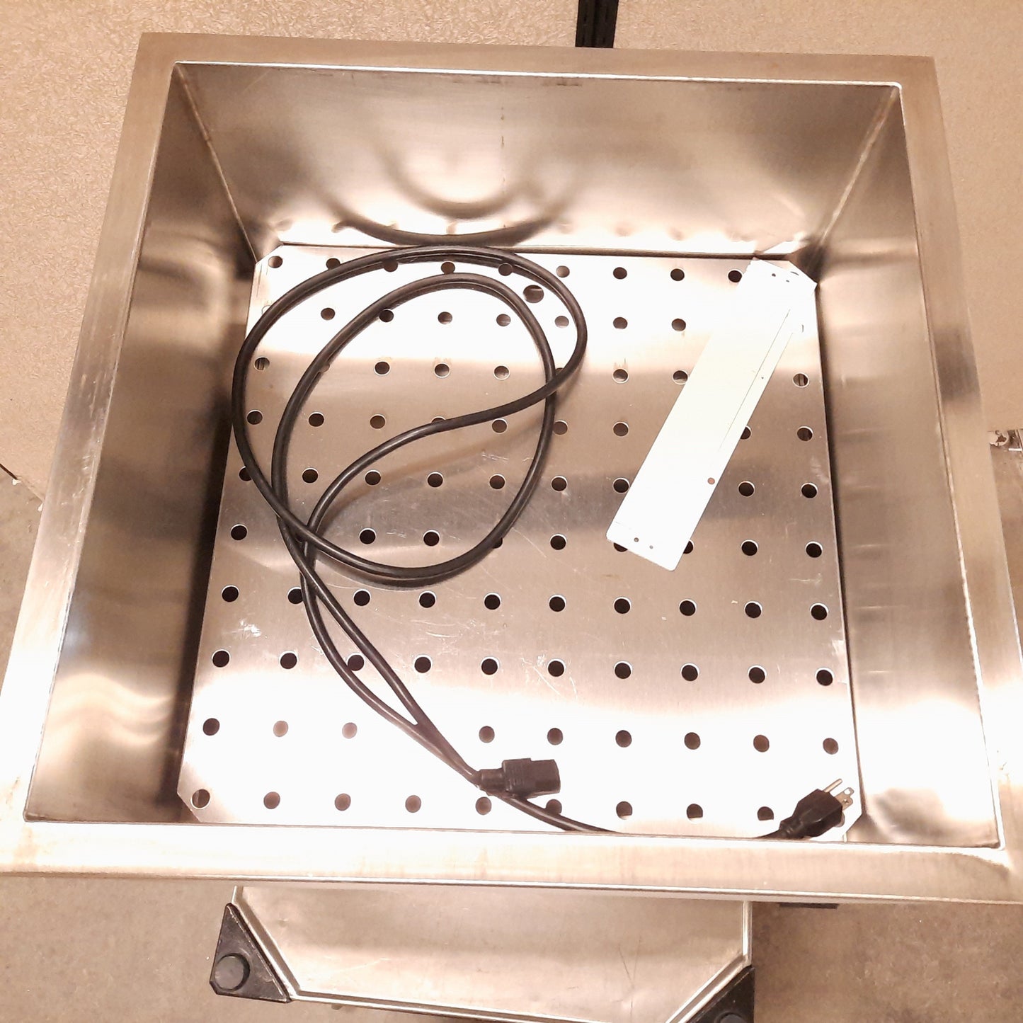 Used Humboldt H-1394 Large Water Bath, Size: 20" x 20" x 10", Volume: 14 Gallons