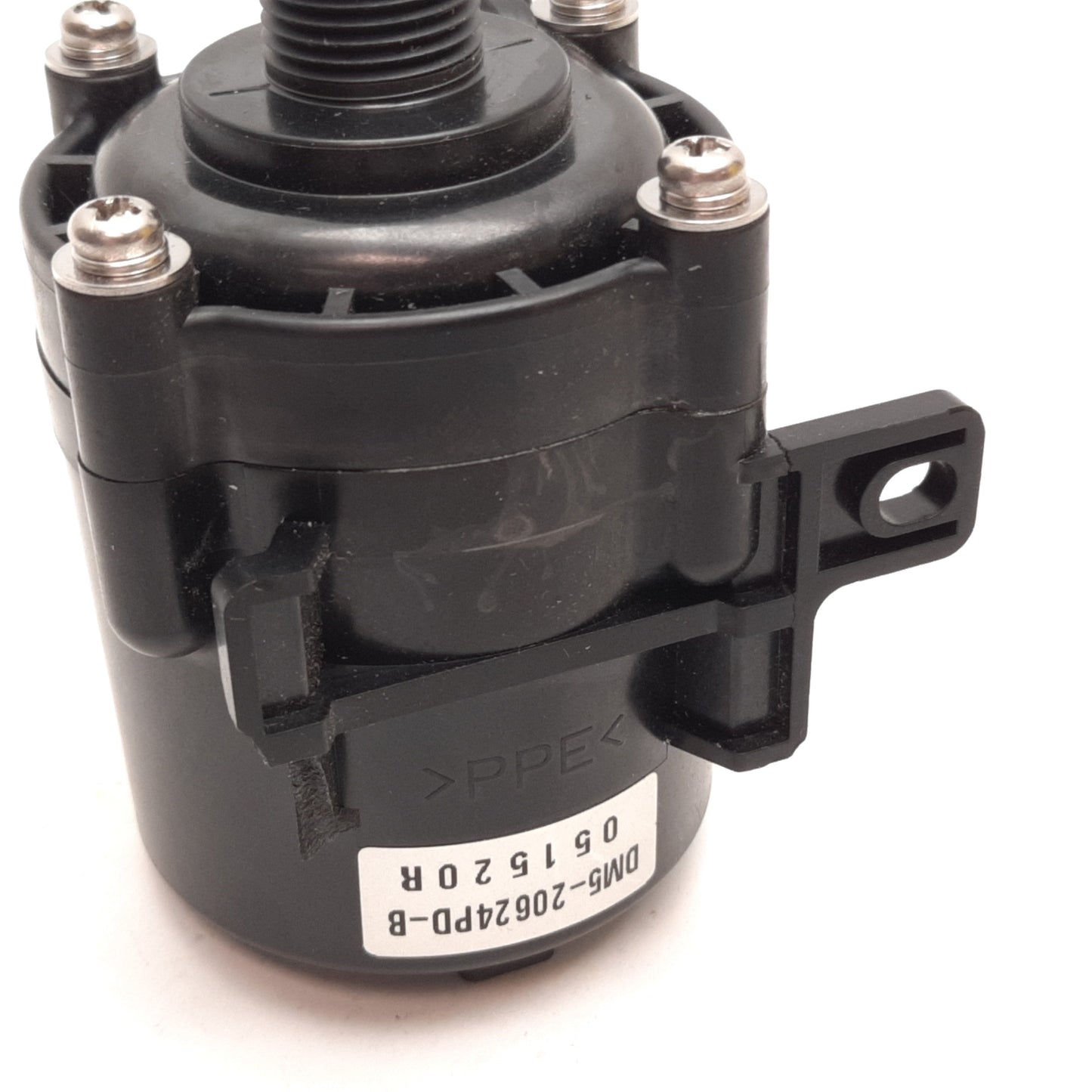 Used Iwaki RD-12TE24-N2V12 Direct Drive Pump, 12.7 L/min 24VDC 3/8" NPT *Broken Foot*