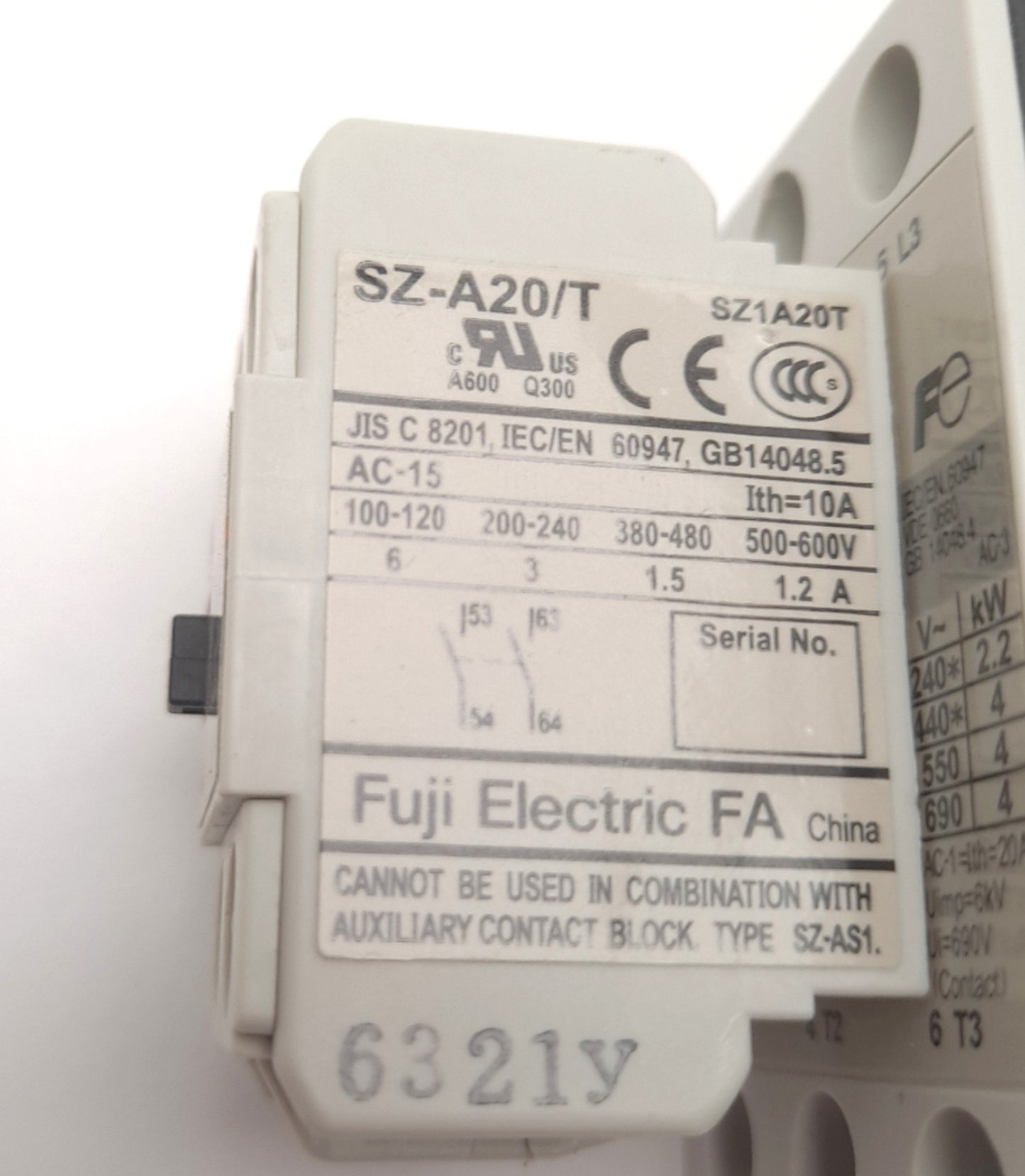 Used FUJI ELECTRIC SC-E02/G CONTACTOR 3 POLE 24VDC W/ SZ-A20/T 2 POLE AUX