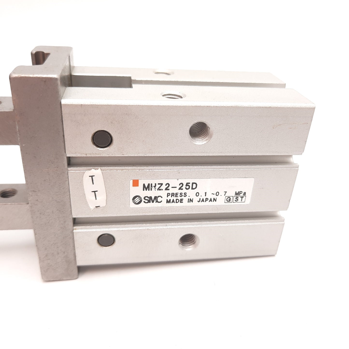Used SMC MHZ2-25D Parallel Air Gripper, Bore: 25mm, Stroke: 14mm, Ports: M5x0.8