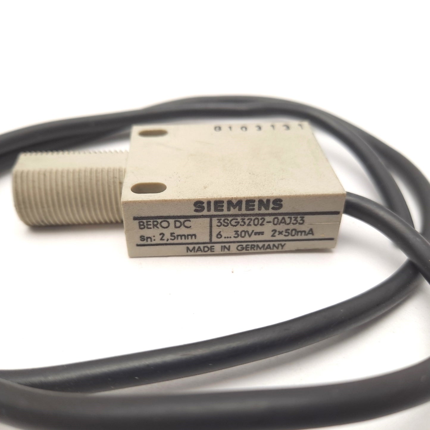 Used Siemens 3SG3202-0AJ33 Proximity Sensor Switch 2.5MM Range 6-30VDC 2x5mA