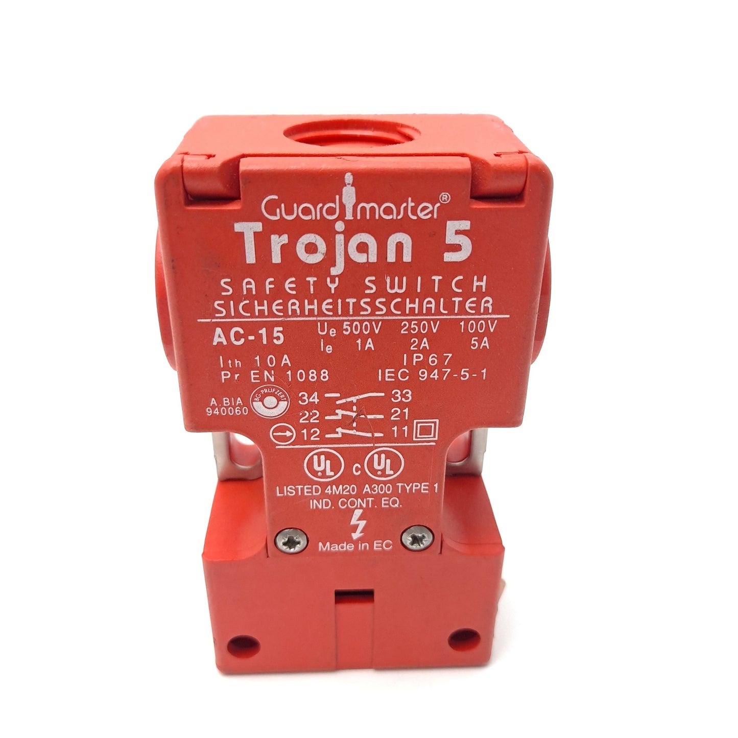New – Open box GuardMaster Trojan 5 11090 Safety Switch Voltage 500V 1A 2 NC 1 NO W/Key