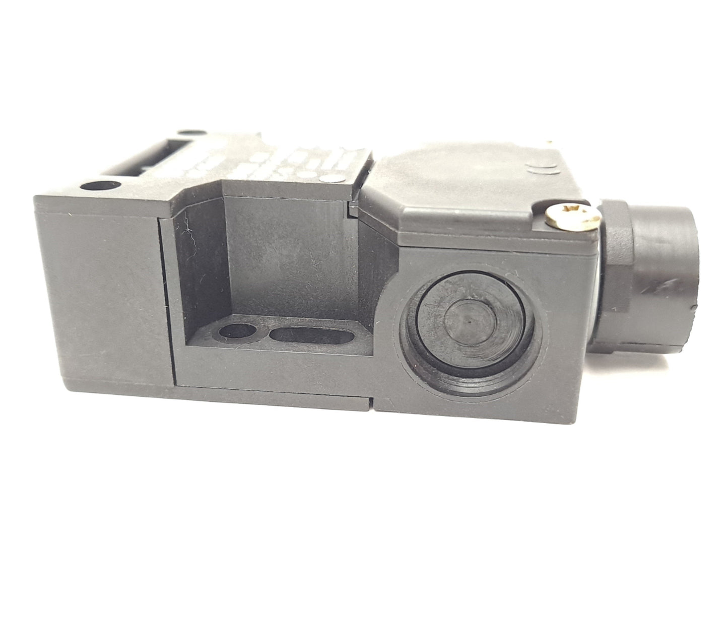 New – Open box Schmeasal AZ15ZVK Keyed Safety Interlock Switch NC 230VAC 4A W/Key