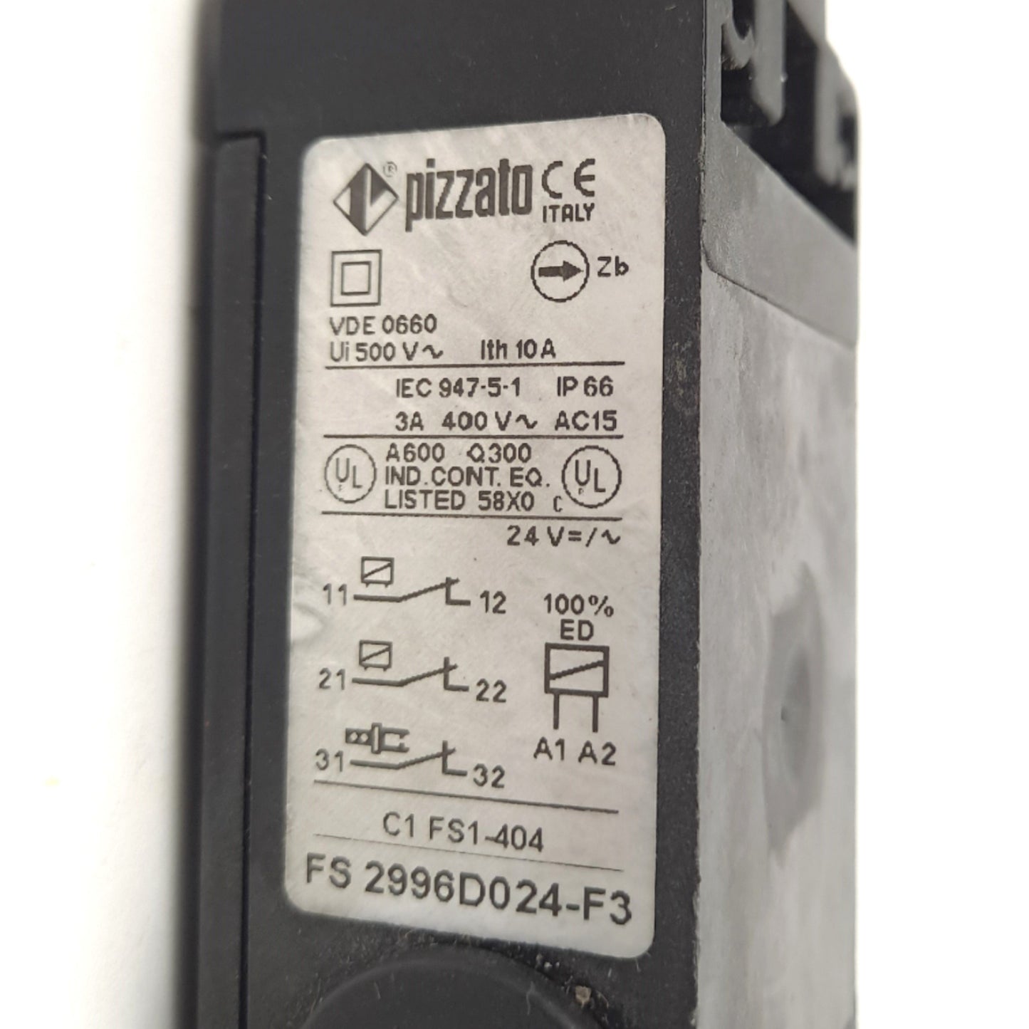 Used Pizzato FS 2996D024-F3 Safety Interlock Switch 24VAC 24VDC 10 Amp W/Key