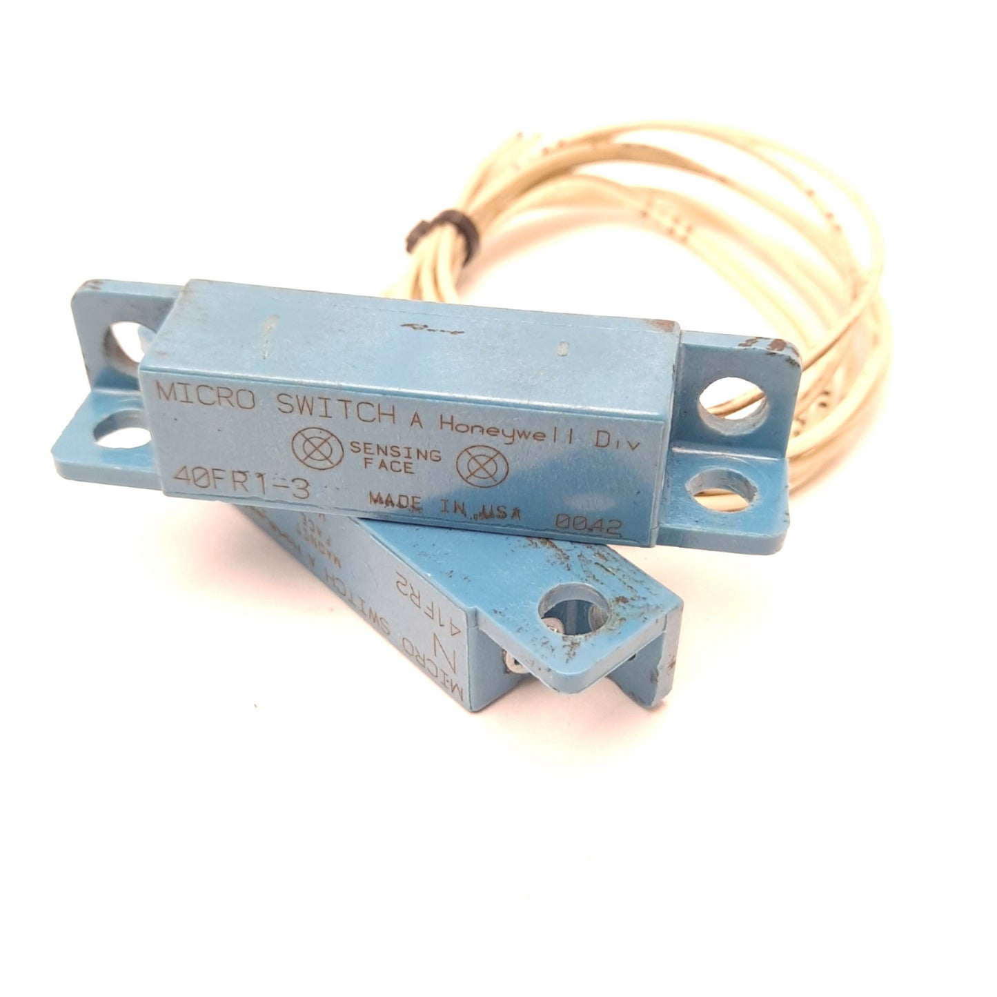 Used Honeywell 40FR1-3 Magnetic Reed Switch 100VDC 120VAC W/Magnetic Proximity Sensor