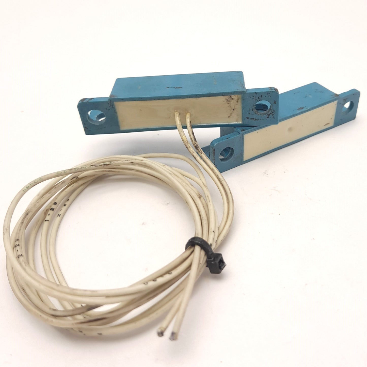 Used Honeywell 40FR1-3 Magnetic Reed Switch 100VDC 120VAC W/Magnetic Proximity Sensor