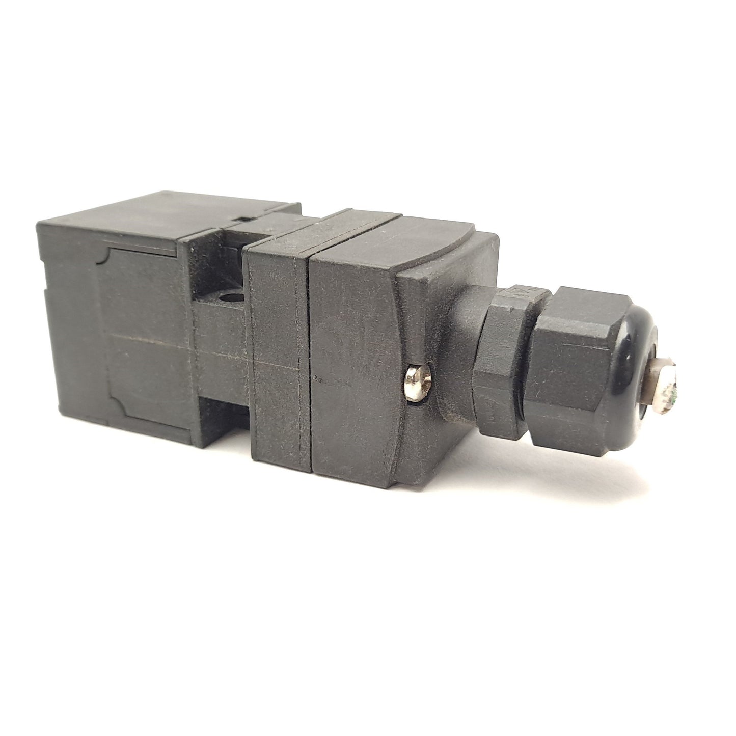 Used Schmersal AZ 17-02ZK Keyed Interlock Switch 230VAC 24VDC 4A 2 Pole 2 NC W/Key