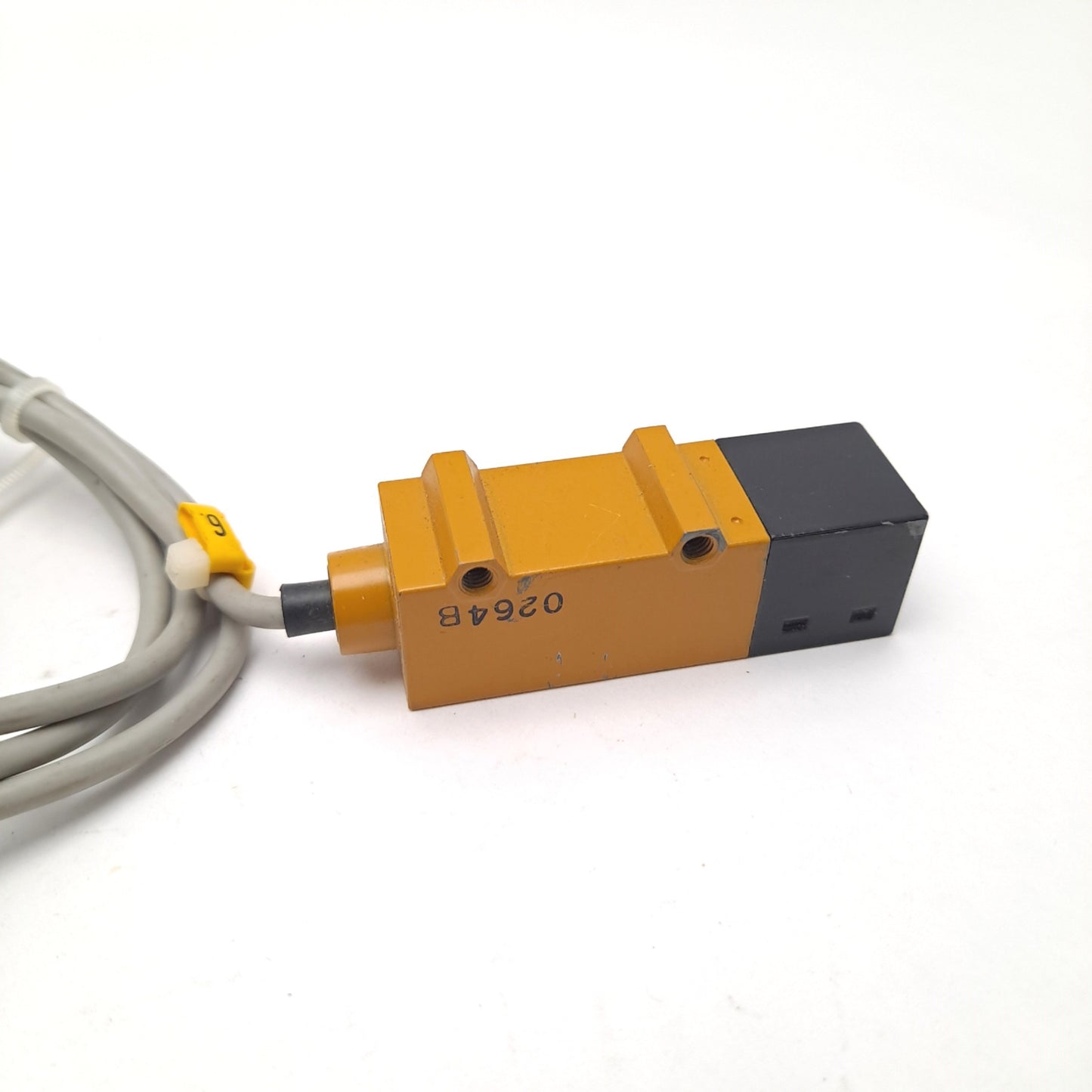 Used Omron E3S-5DB41-T Photoelectric Sensor Receiver 1.5-4mA Output, 12-24VDC 50mA