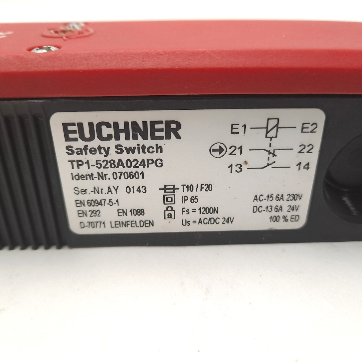 New – Open box Euchner TP1-528A024PG Safety Interlock Switch 24VAC/DC 4A 1 NO 1 NC