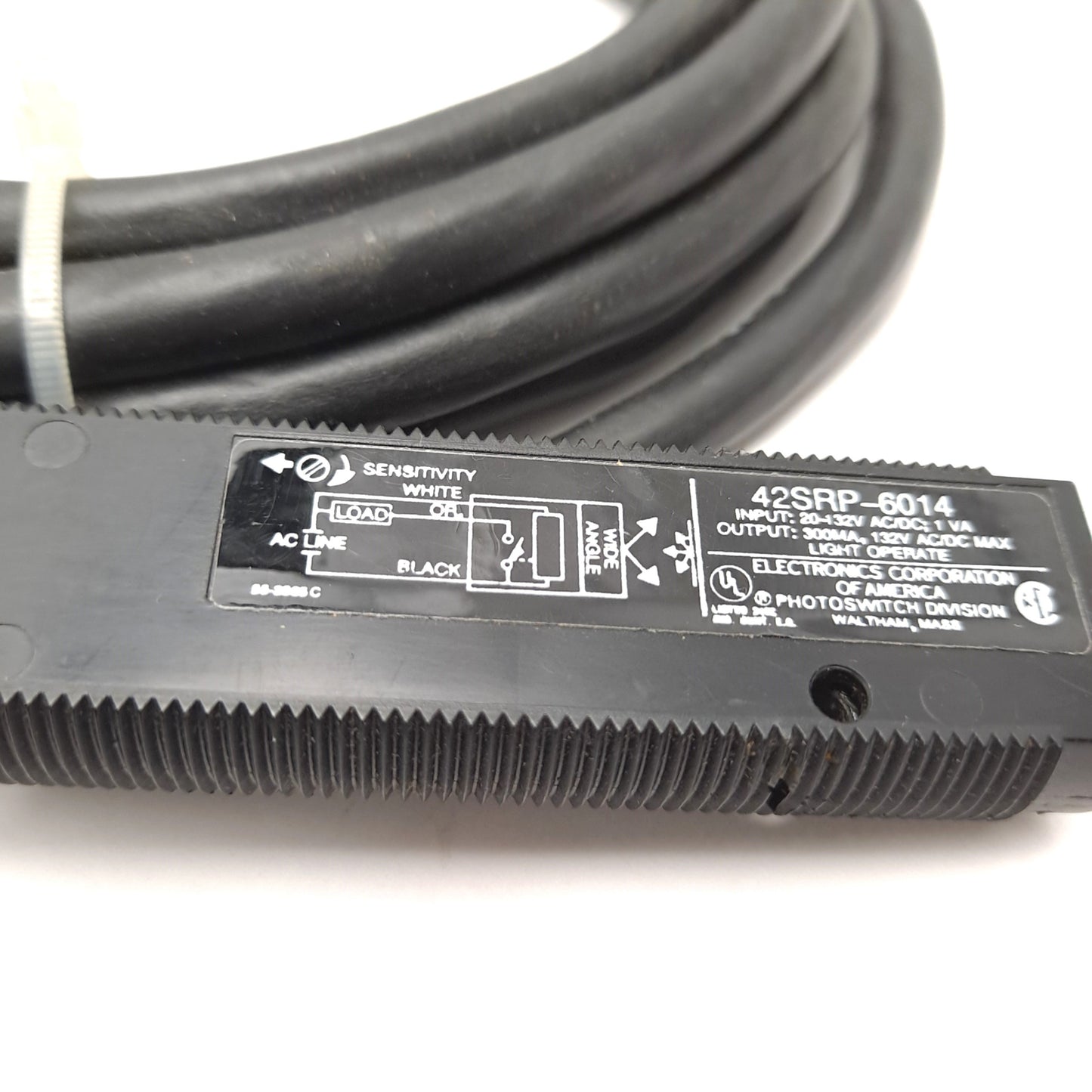 Used Allen Bradley 42RSP-6014 Photoelectric Sensor 20-132 VAC/DC NPN Sens. Range 15"