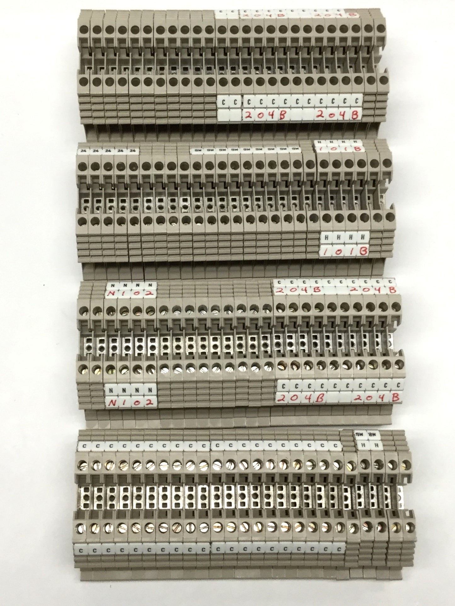 Used Lot of 100 Weidmuller WDU 2.5 W-Series Feed-Thru Screw Terminal Blocks, 800V 24A