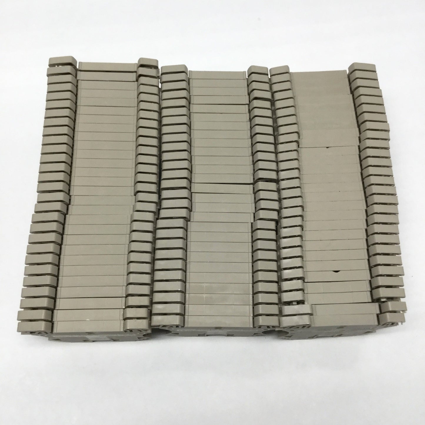 Used Lot of 82 Weidmuller WDU 2.5 W-Series Feed-Thru Screw Terminal Blocks, 800V 24A