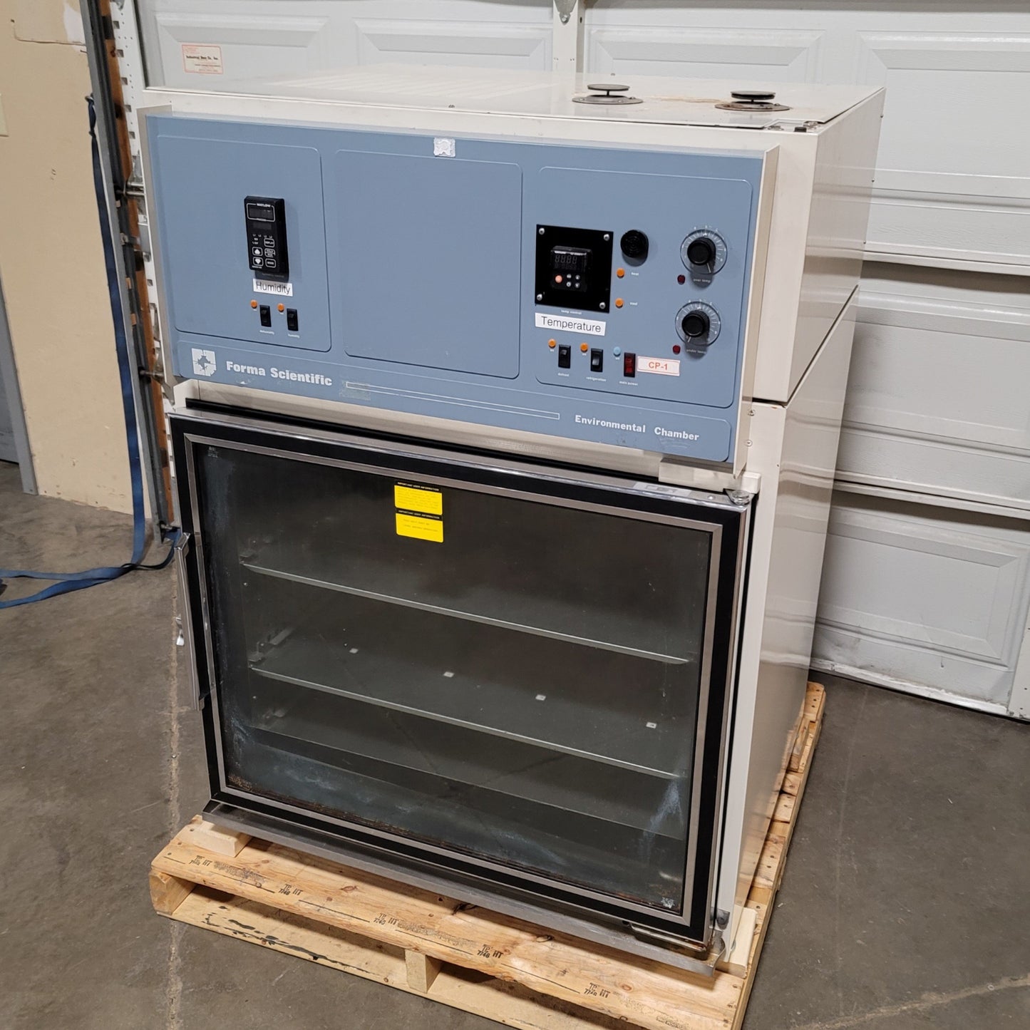 Used Forma Scientific Model 3851 Environmental Testing Chamber 208/220VAC 13.0A 1Ph