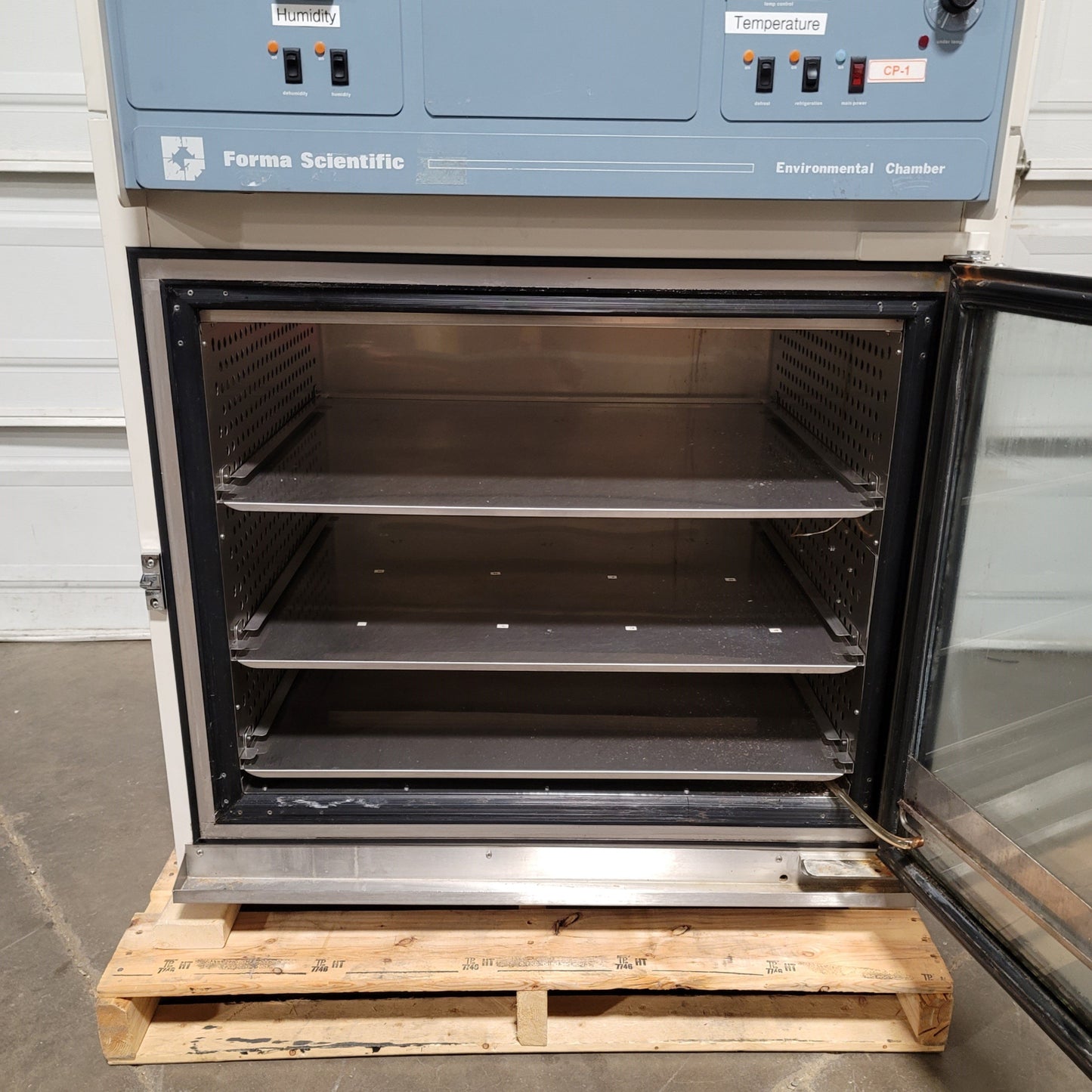 Used Forma Scientific Model 3851 Environmental Testing Chamber 208/220VAC 13.0A 1Ph