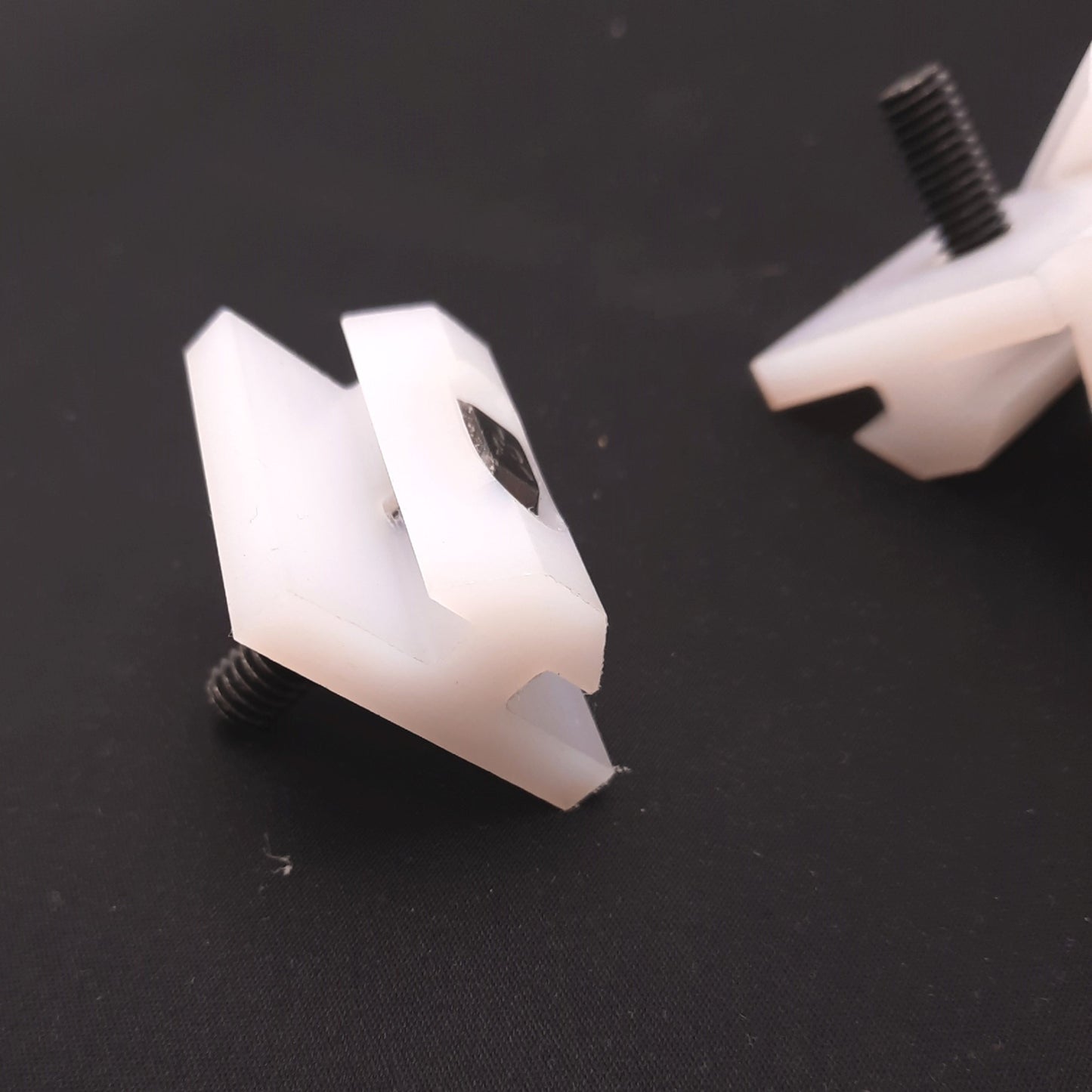 New Lot of 10 TSLOTS 655050-15S Top Mount Bi-Fold Door Hanger, 5/16-18 Thread