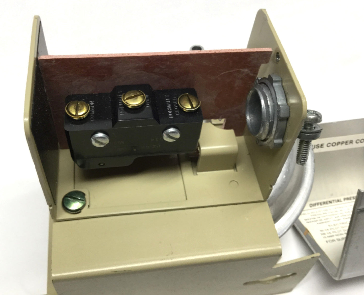 Used Powers 141-0532 Differential Static Air Pressure Switch 0.05-1 in wc, 277VAC 10A