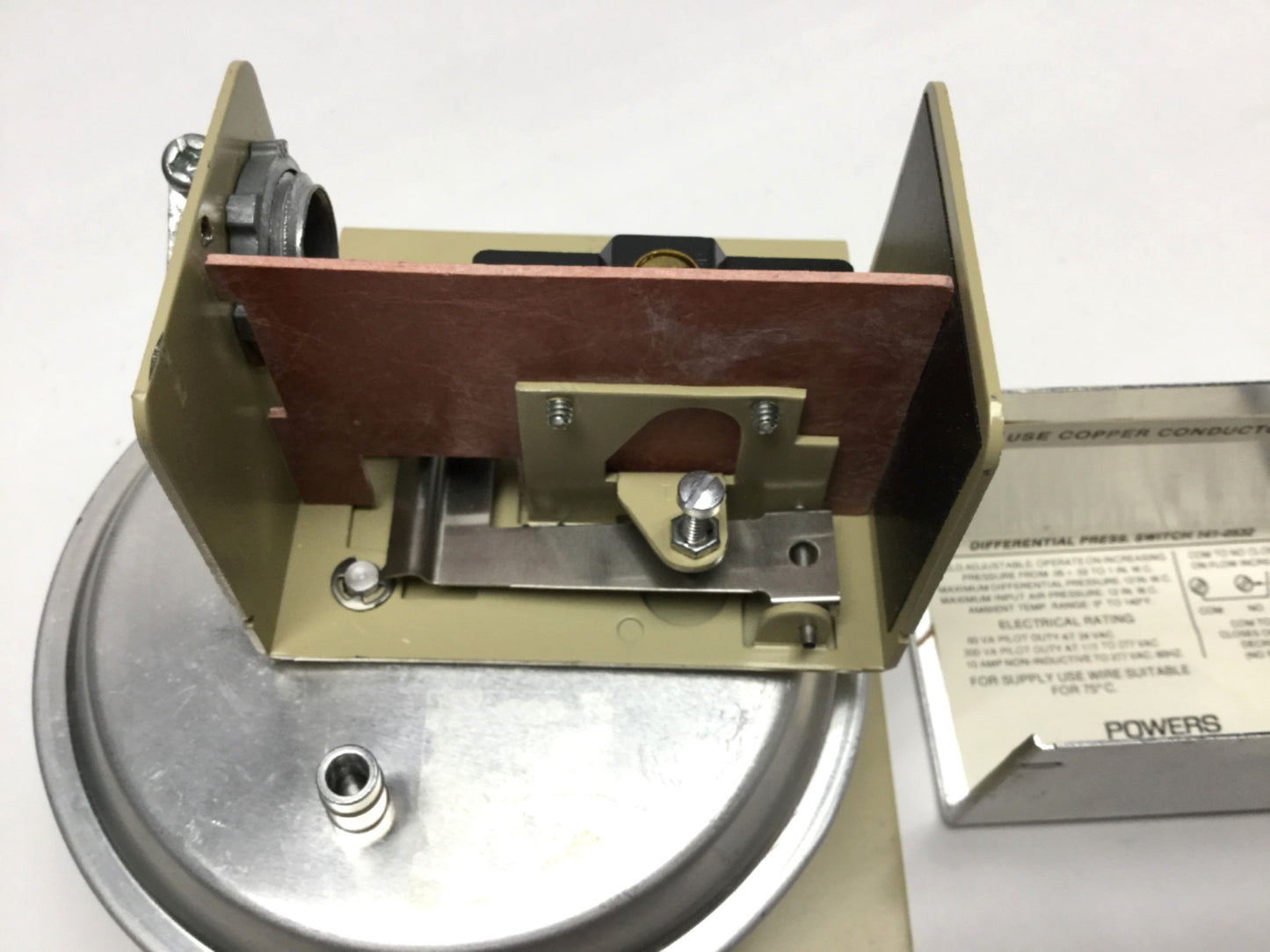 Used Powers 141-0532 Differential Static Air Pressure Switch 0.05-1 in wc, 277VAC 10A
