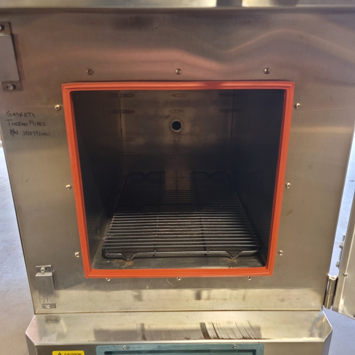 Used Blue M VO1218SA Vacuum Oven, 1250W, 40-260°C ±1°C, 18 x 12 x 12" Chamber, 120VAC