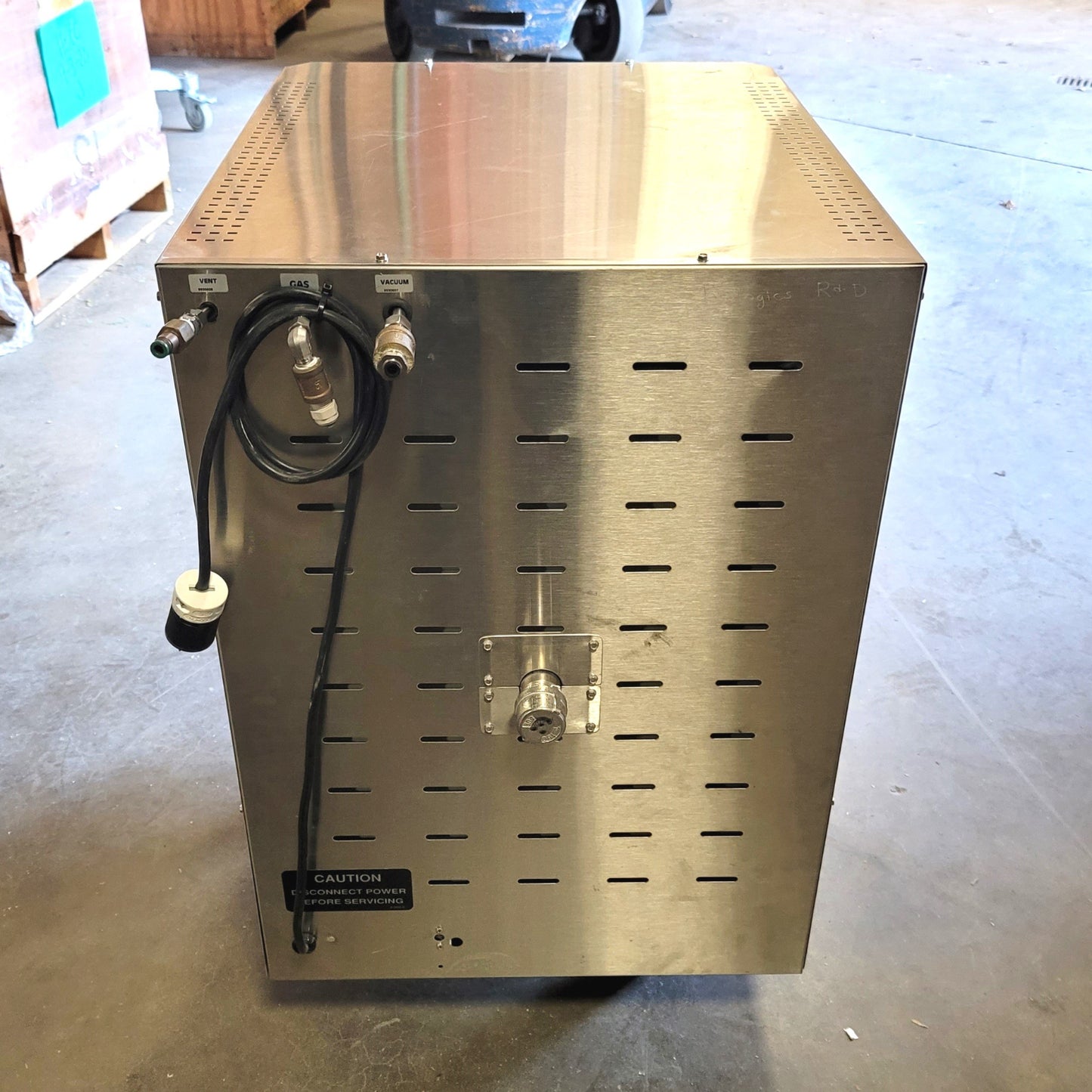 Used Blue M VO1218SA Vacuum Oven, 1250W, 40-260°C ±1°C, 18 x 12 x 12" Chamber, 120VAC
