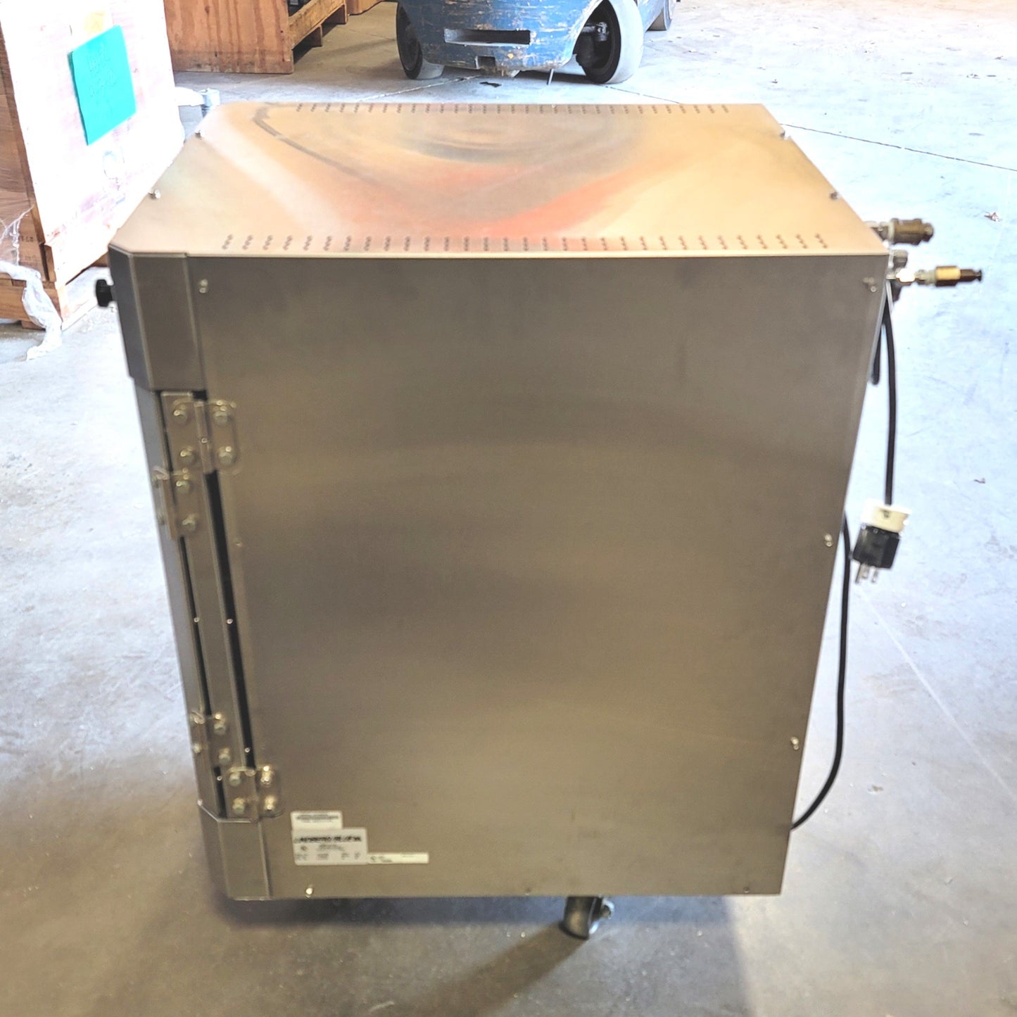 Used Blue M VO1218SA Vacuum Oven, 1250W, 40-260°C ±1°C, 18 x 12 x 12" Chamber, 120VAC