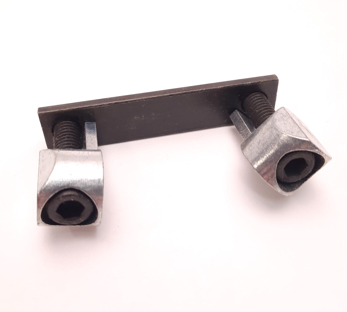 New – Open box Lot of 4 Tslots 651045 Long Double Anchor Fasteners, 15S, 5/16-18, 3" Length