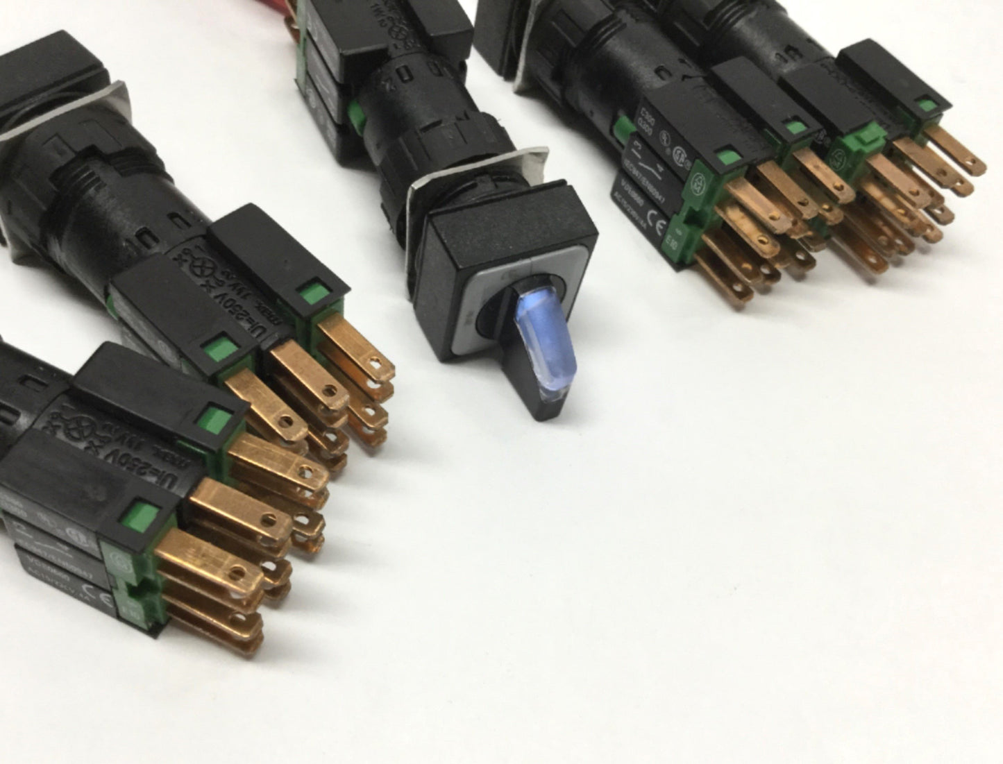 Used Lot of 5 Eaton Moeller Q18LWK3R-WS Selector Switches, 3-Position Maintained, 2NO